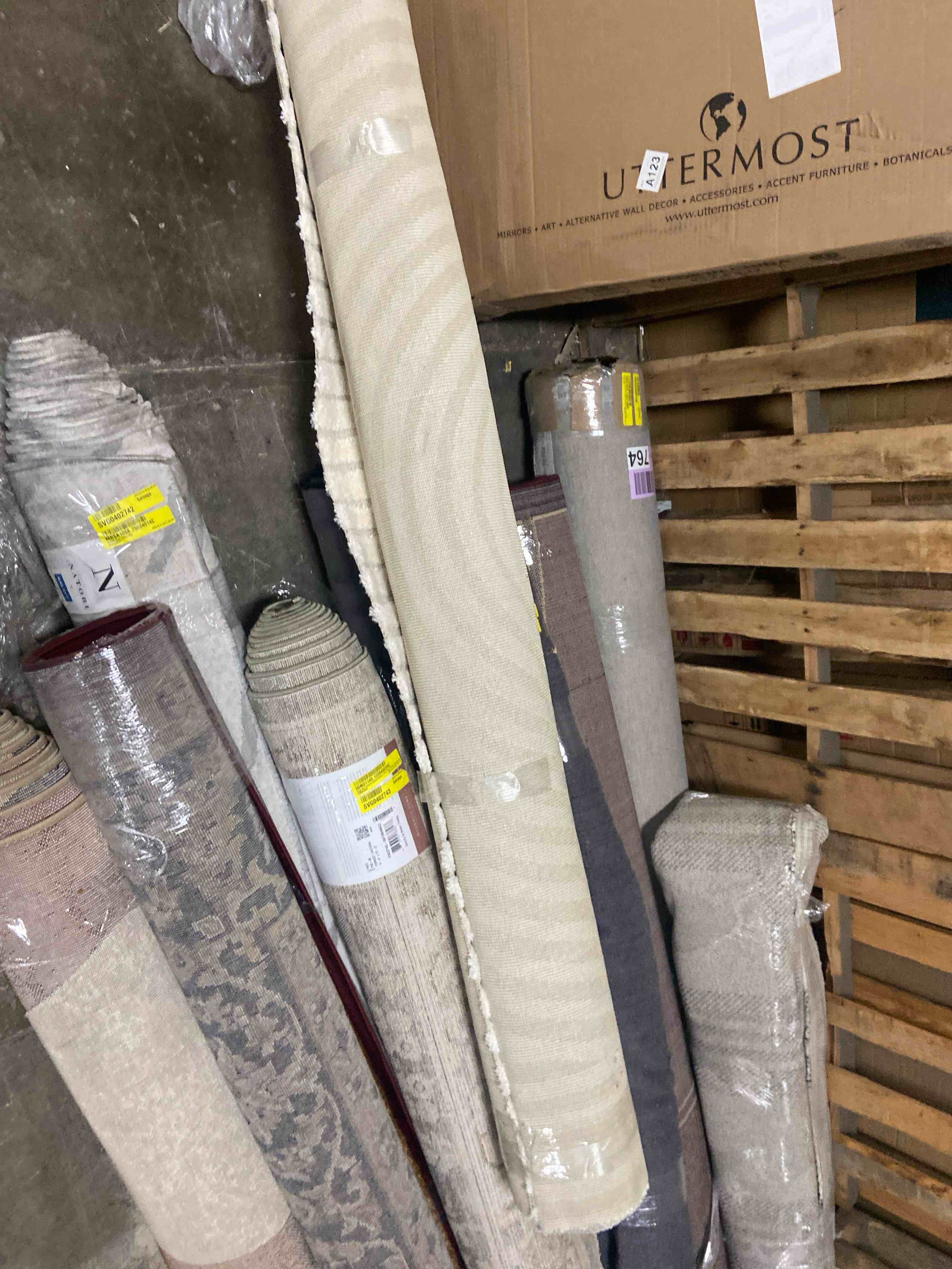 Condition photo showing New/Like New for Ayjah Indoor Rug