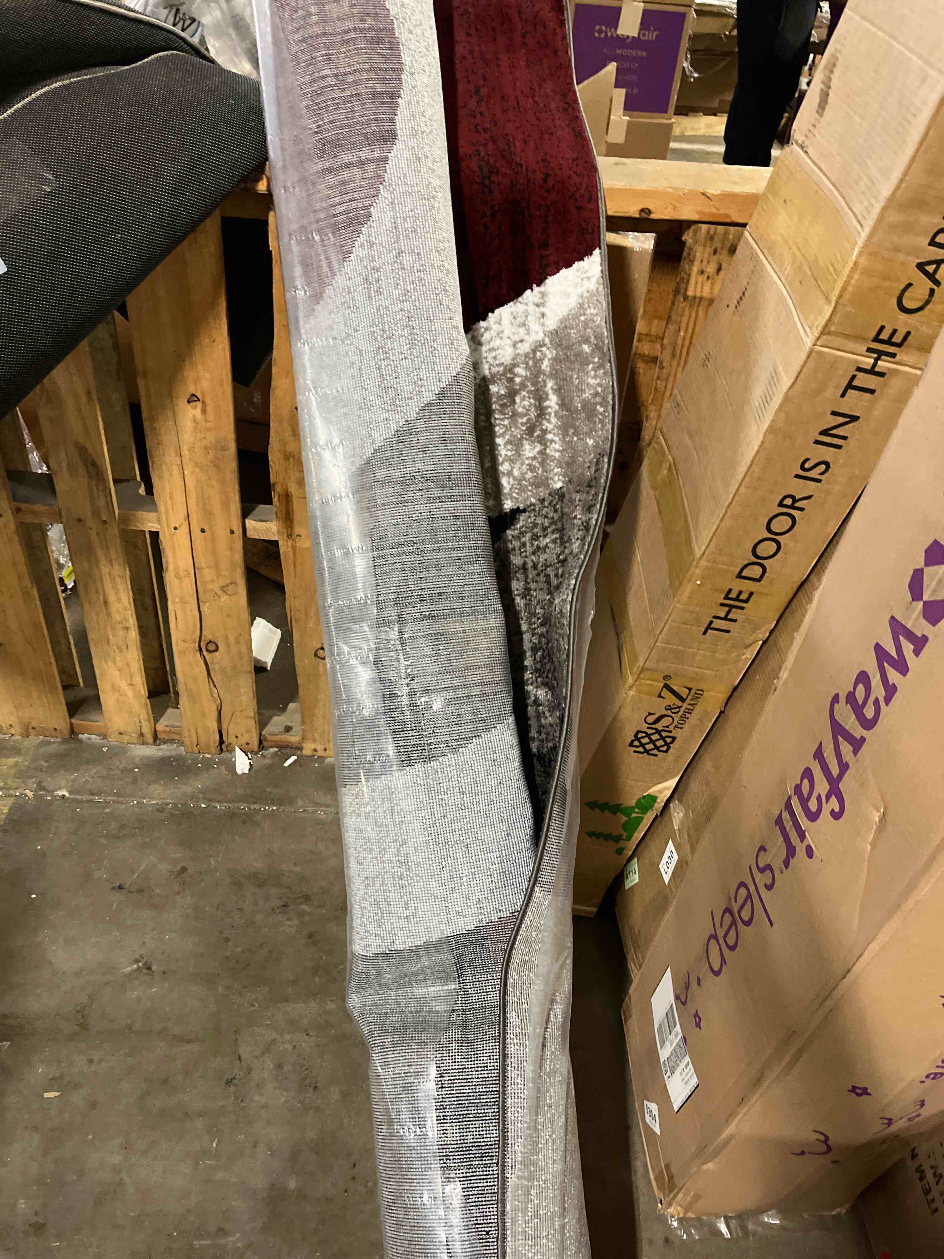 Condition photo showing New/Like New for Rugshop Red Modern Geometric Indoor Area Rug, Overlapping Circle Pattern, Fade Resistant, Non-Shedding, for Living Room, Bedroom and Home Office, 5'3" x 7'3" 5'3" x 7'3" (Rectangular) Red