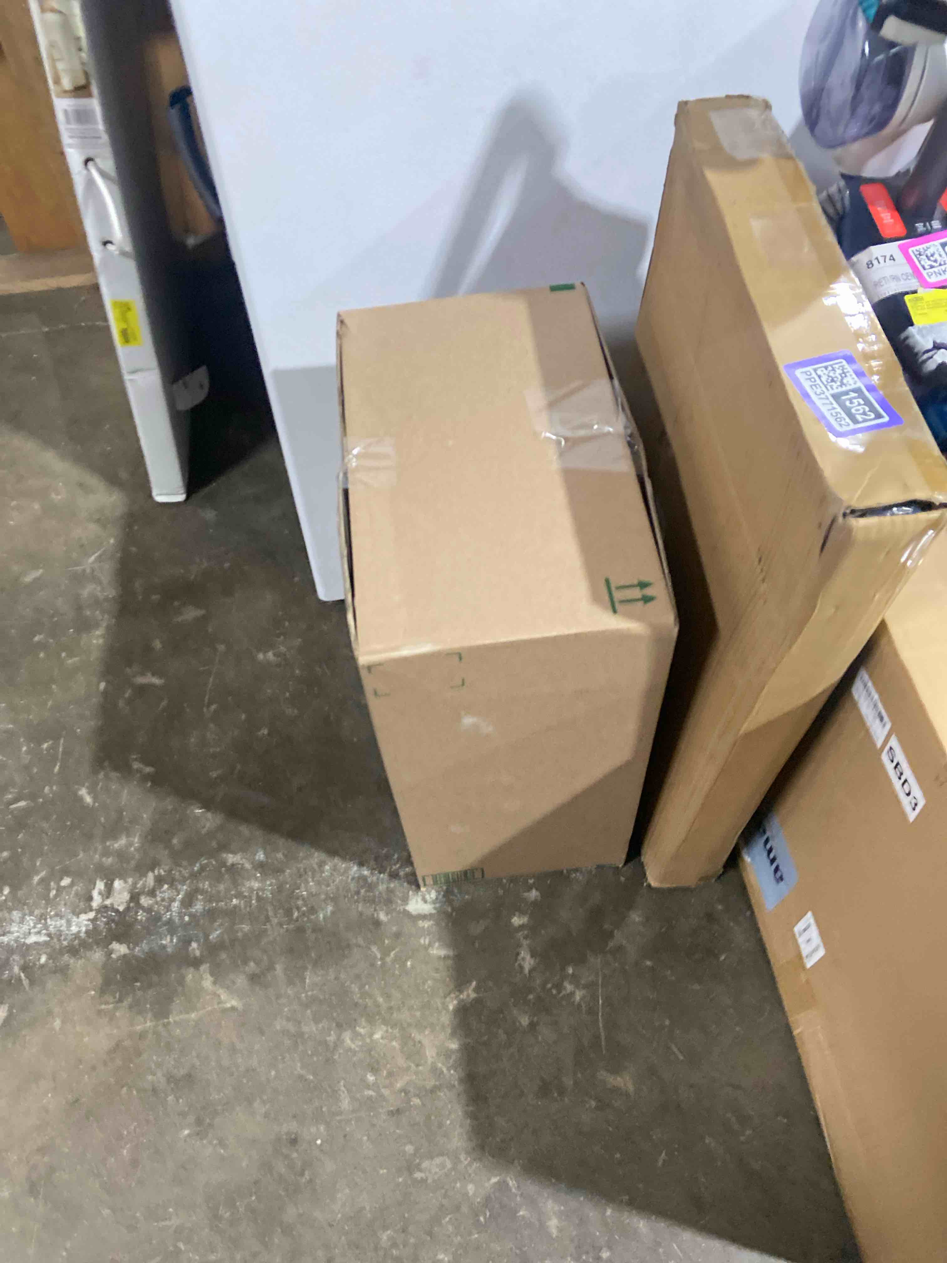 Condition photo showing Good Condition for Masaca Oversized King Comforter 128"x120",Solid Color Pinch Pleated Extra Large King Comforter Set,3 Pieces Soft Textured Wheat Bedding Comforter Set Ultra Soft Oversized King Plus 128X120 Wheat