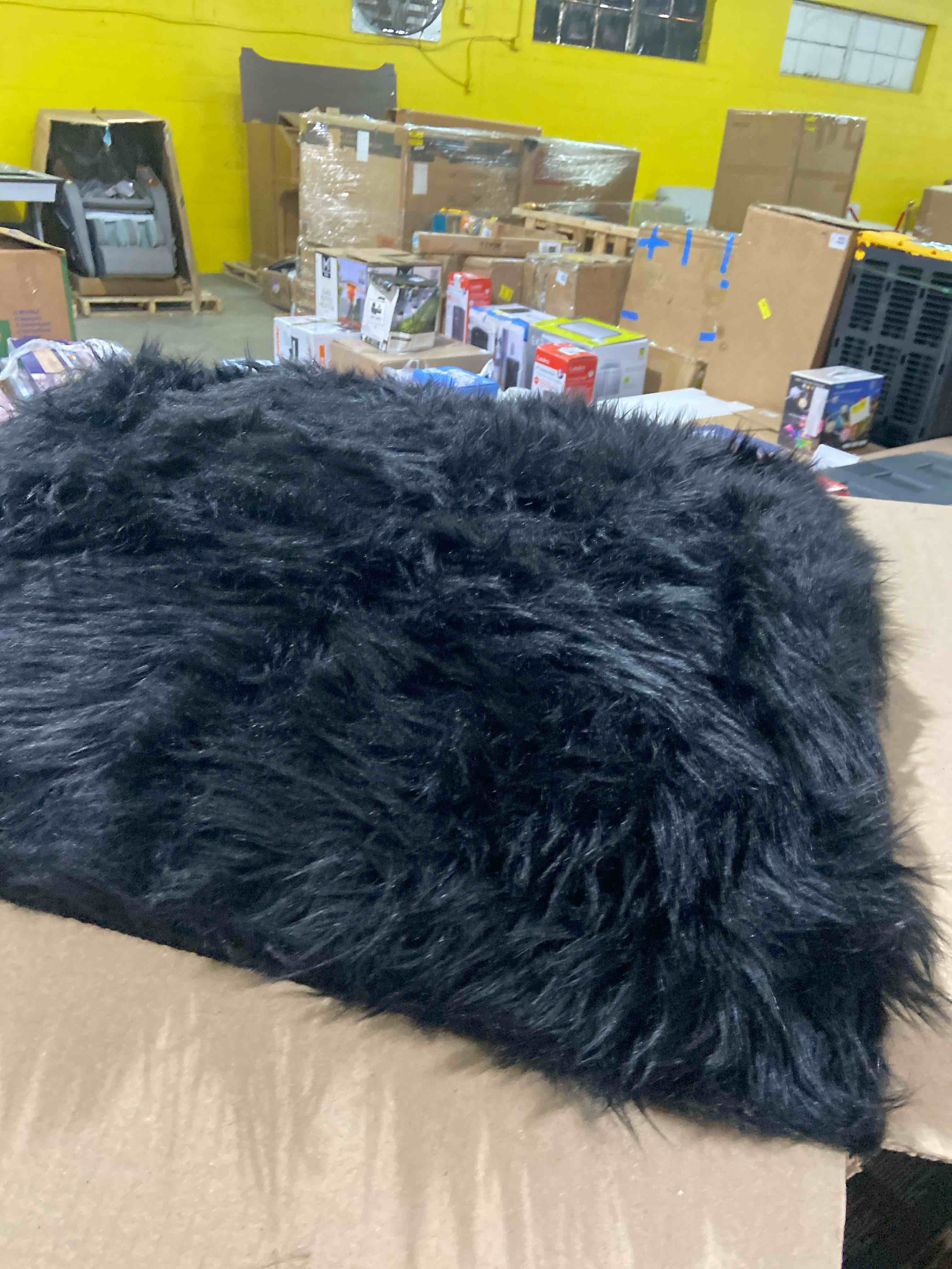 Condition photo showing New/Like New for FinRe?c 8x10 Feet Black Rugs for Living Room Bedroom, Fluffy Shaggy Area Rug, Non-Slip Soft Shag Rug for Nursery Kids Room Dorm Room Home Decor, Indoor Plush Floor Carpet Black 8' x 10' (Rectangular)