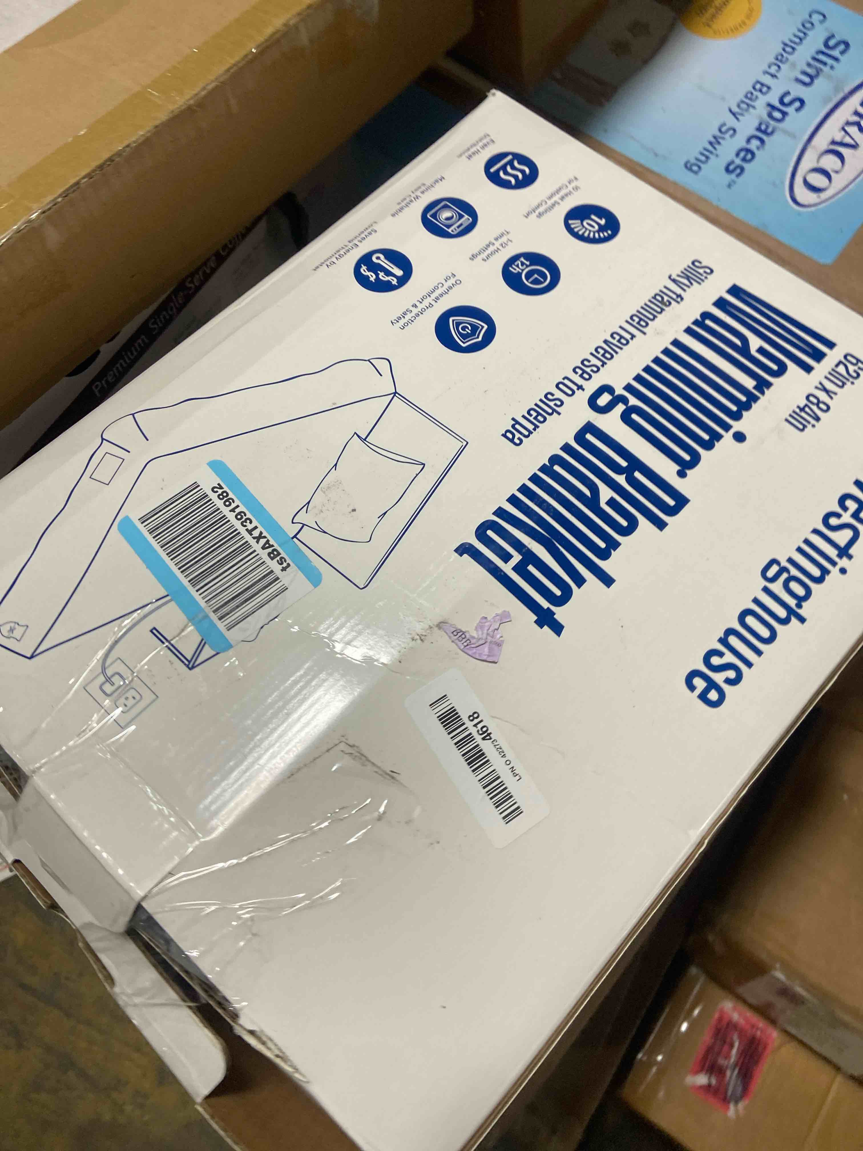 Condition photo showing Good Condition for Westinghouse Twin Size Heated Blanket, Electric Blanket Twin with 10 Heating Levels and 1-12 Hours Auto-Off, Flannel to Sherpa Reversible, Flower Jacquard Heated Blanket, 62 x 84 inch, Grey Twin 62"x84" Light Grey