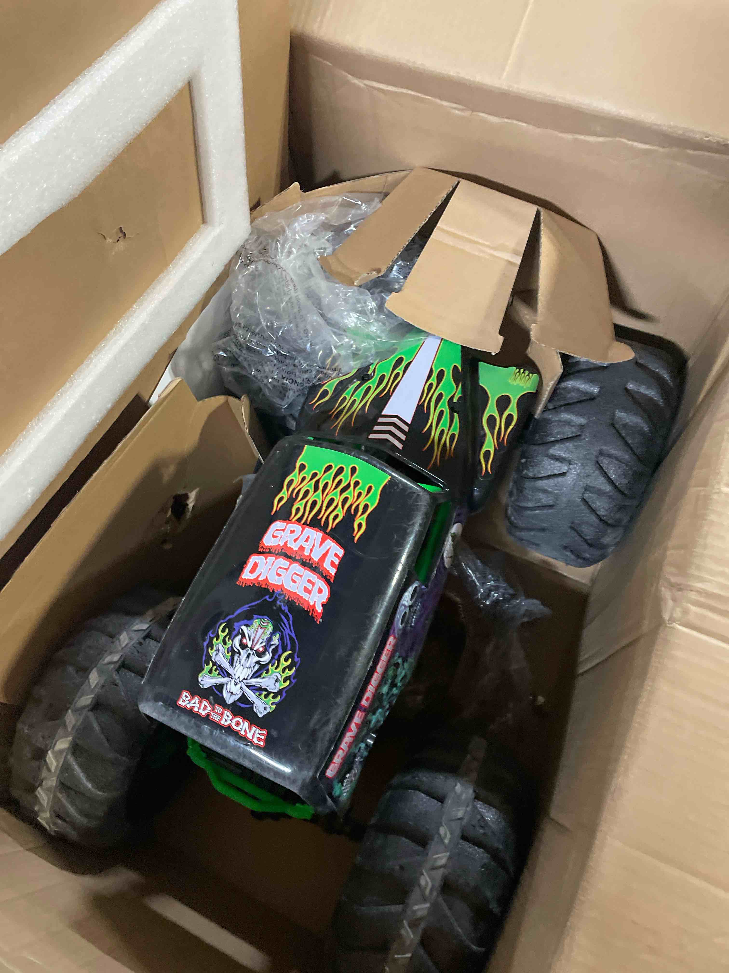 Condition photo showing Good Condition for ((HAS BEEN USED))Losi 1/18 Mini LMT Grave Digger 2S 4X4 RTR Brushed Monster Truck Battery & Charger Included Green LOS01026T1