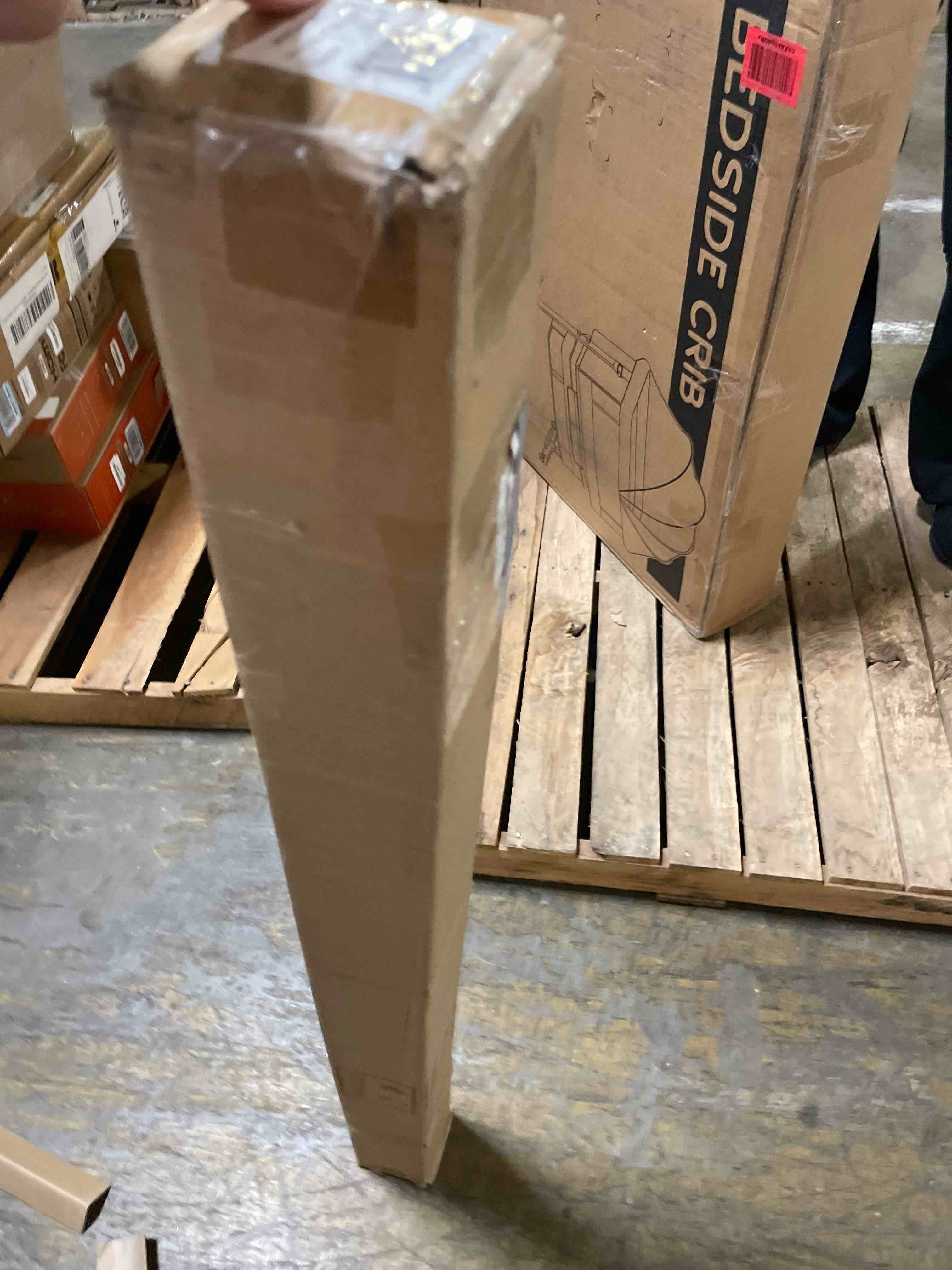 Condition photo showing Good Condition for EXCLUSIVE HOME Crystal Ball 1" Curtain Rod and Coordinating Finial Set, Matte White, Adjustable 36"-72" Matte White 36"-72"