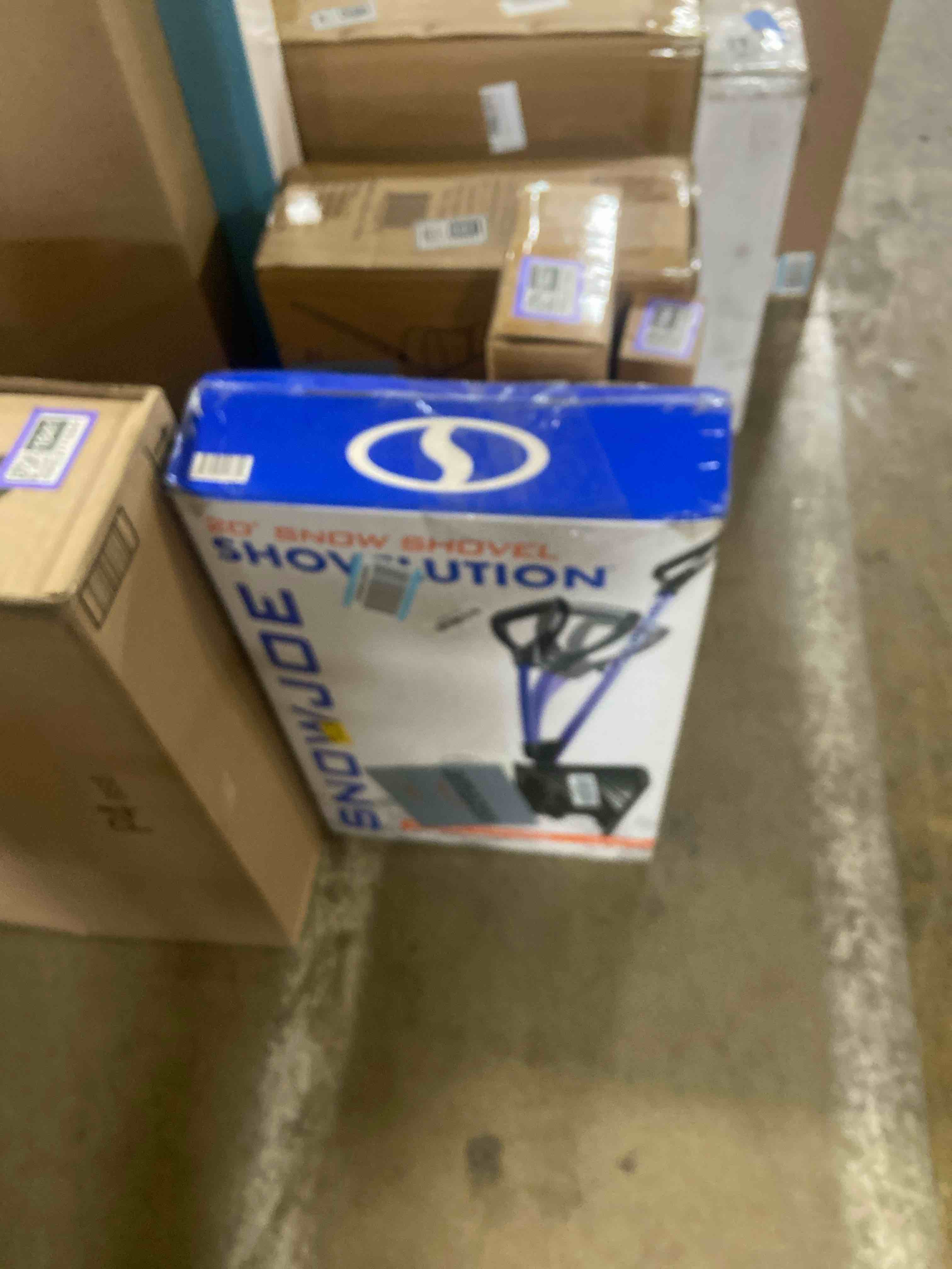 Condition photo showing Good Condition for Snow Joe SJ-SHLV20 Shovelution Snow Shovel with Spring-Assist Handle, Heavy-Duty Shovel for Fast Snow Removal, 20 Inches, Blue 20-Inch Original Blue