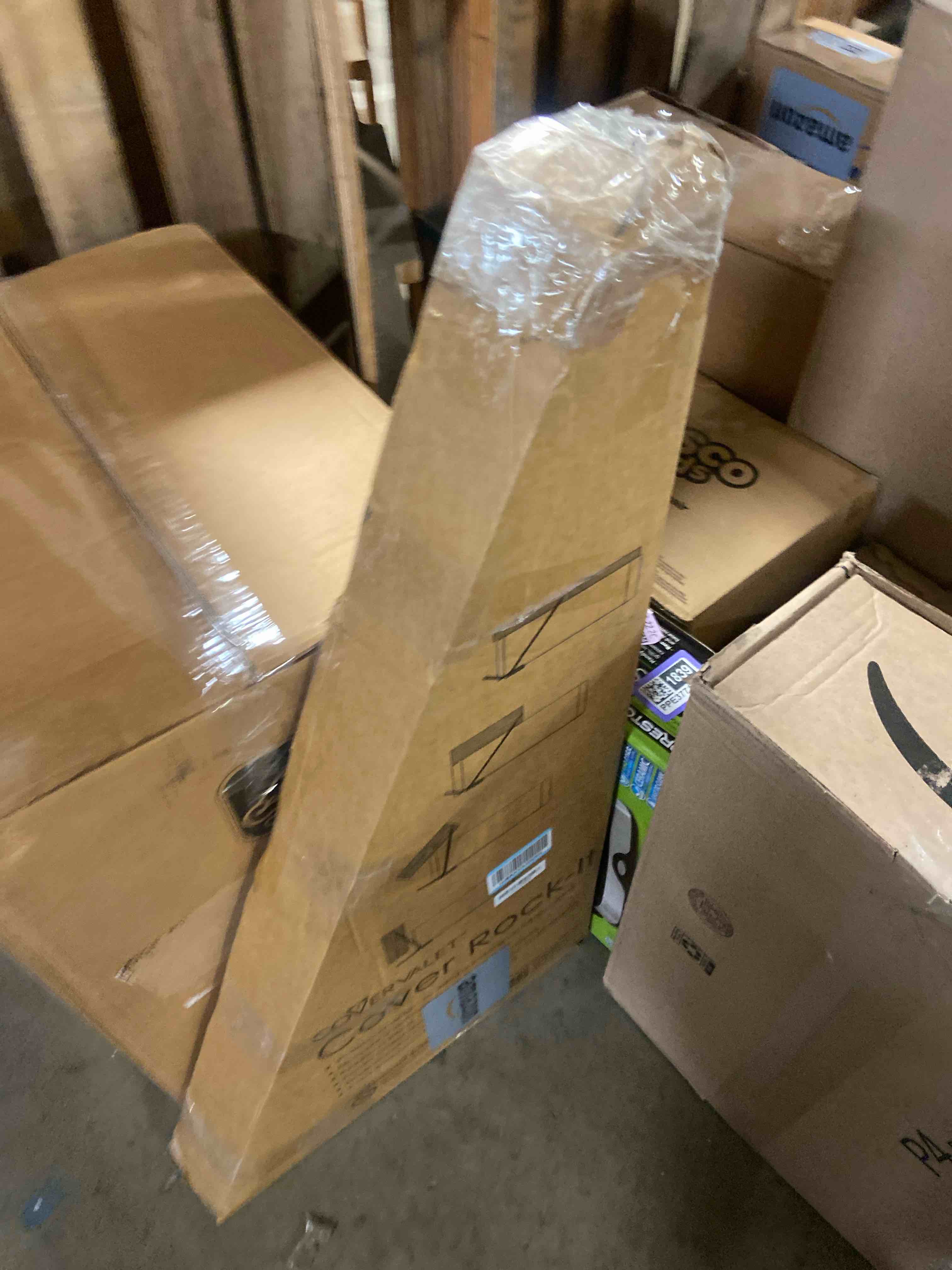 Condition photo showing Good Condition for The Cover Rock-it Cover Lift