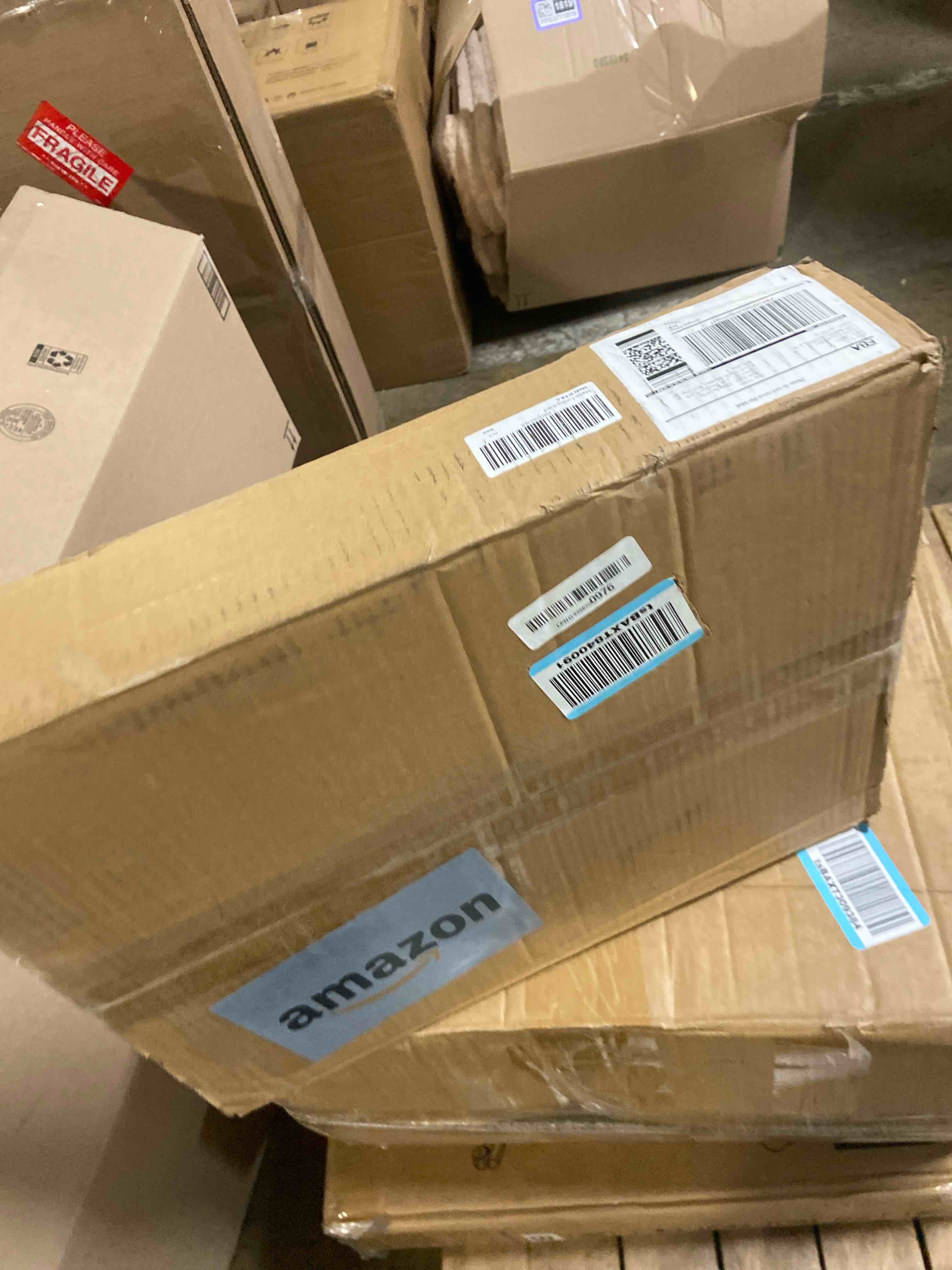 Condition photo showing New/Like New for Marble Pastry and Cutting Board 12x16 Inch, Marble Slab With Non-Slip Feet For Baking, Cheese, Charcuterie, Chocolate, Pack of 1 Piece, Carrara White 16"L x 12"W Carrara White