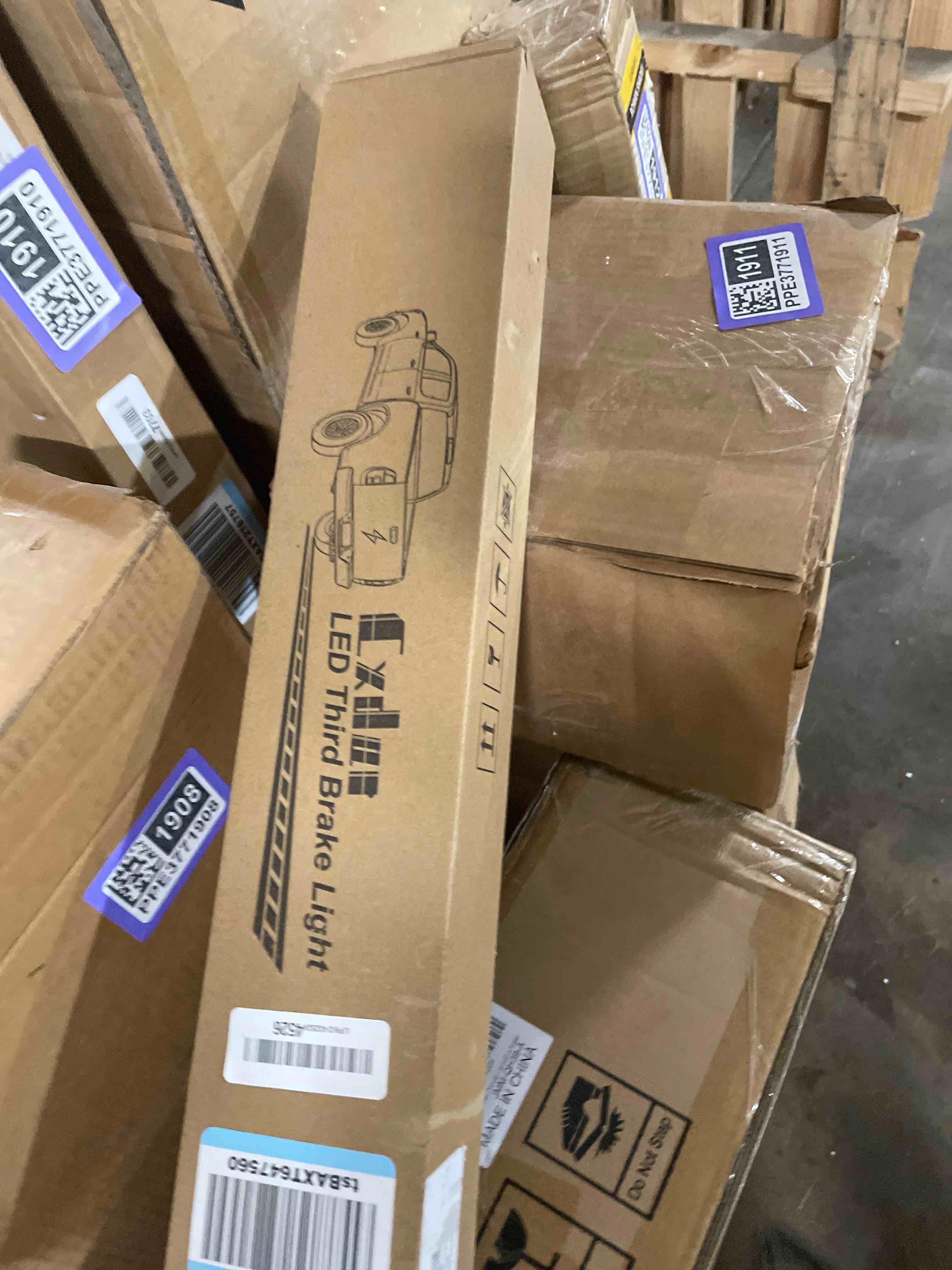 Condition photo showing New/Like New for Cxdar Third 3rd Brake Light LED for 2015-2020 Chevy Tahoe/Suburban, High Mount Rear Brake Lights Assembly for 2016-2019 Suburban 3500HD, Waterproof Center Cab Lamp Stop Light (Black Housing) 2015-2020 Tahoe/Suburban