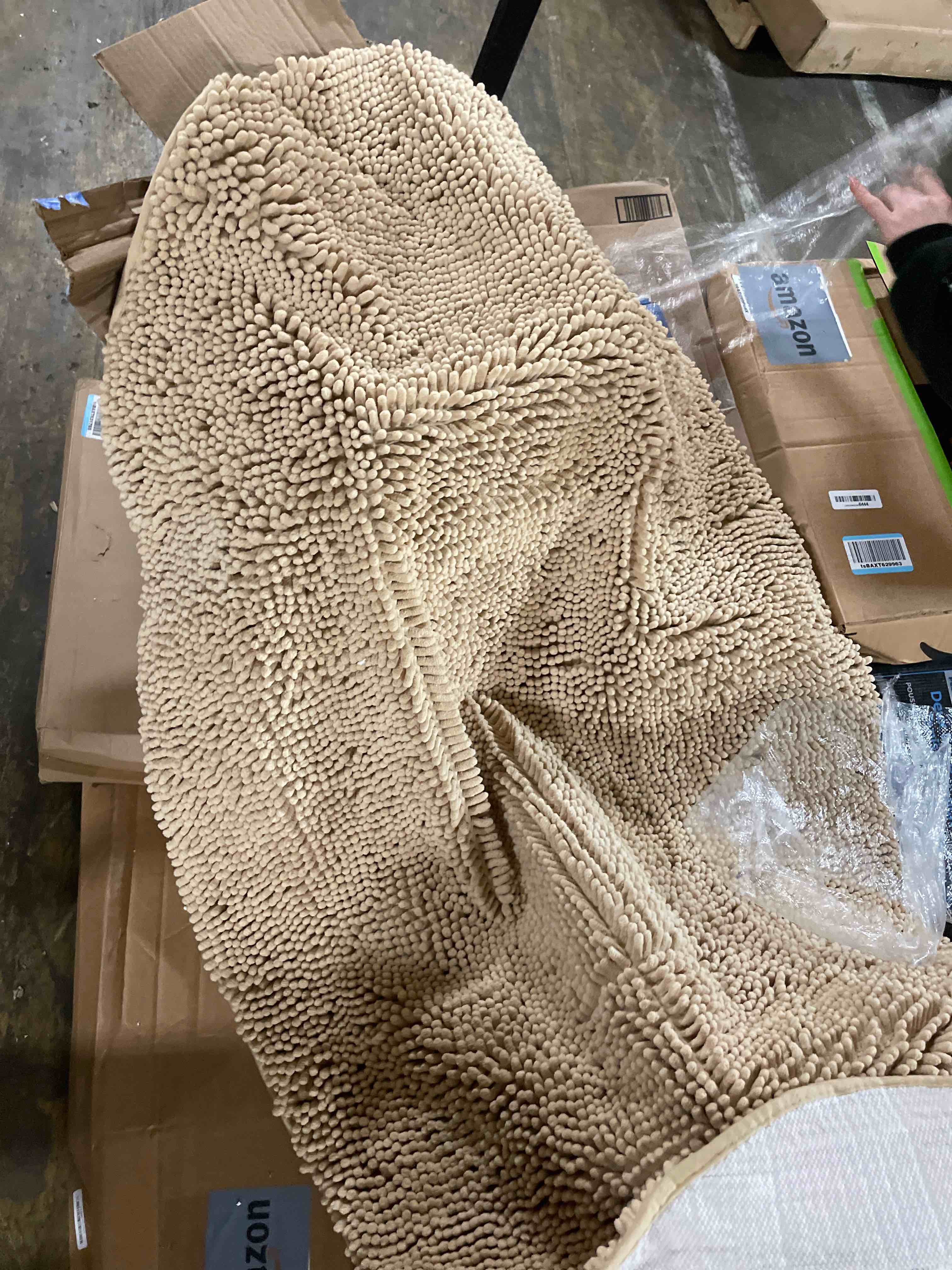 Condition photo showing New/Like New for ROUND))Yeaban Bathroom Runner Rug 36 x 60 Inch – Thick Chenille Long Bath Mat | Absorbent and Washable Extra Large Bath Rug Non-Slip, Soft Runner Rug for Bathroom, Shower, Sink - (Beige) Beige 36" x 60"