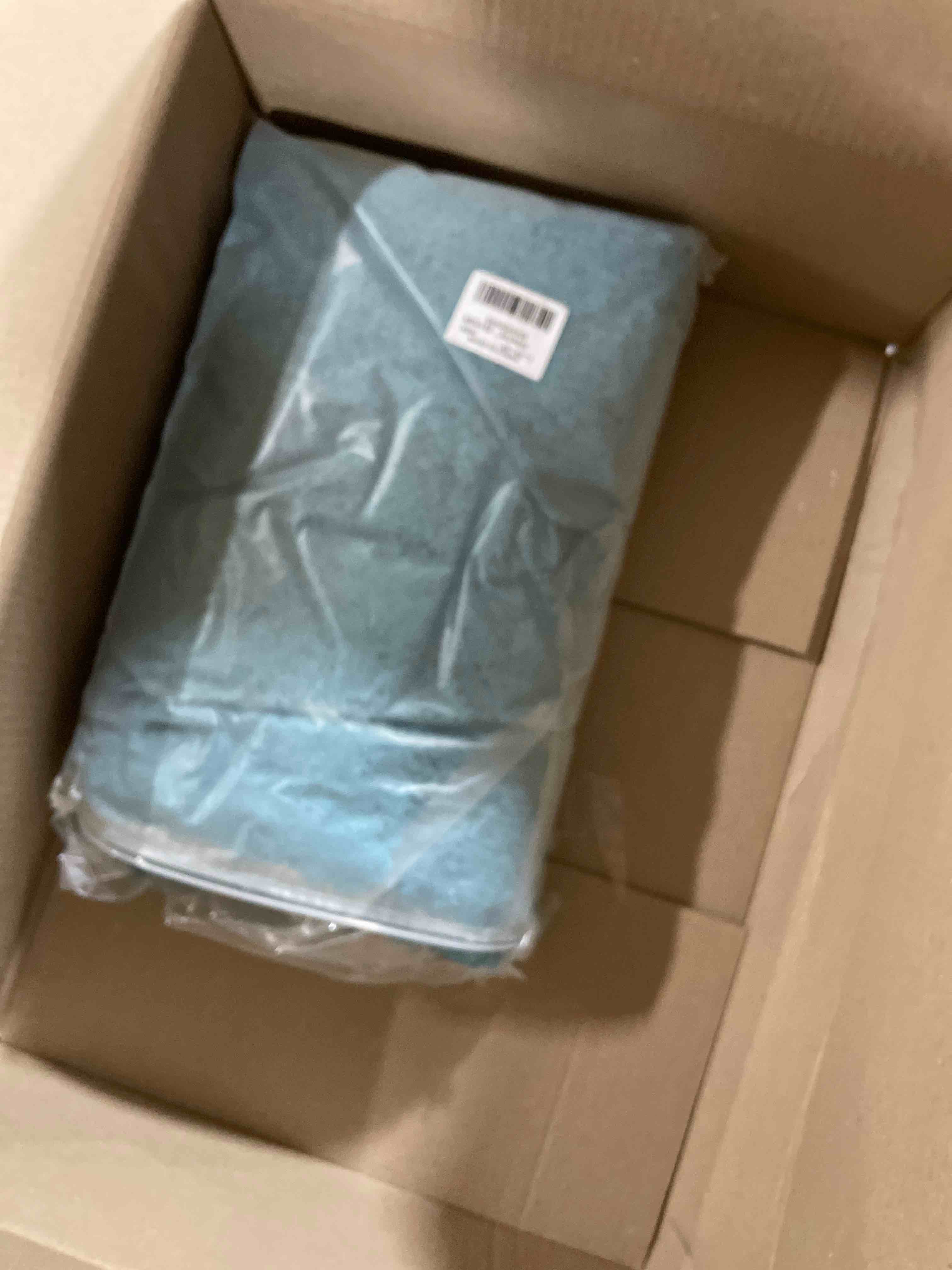 Condition photo showing New/Like New for MIULEE Teal Bathroom Rugs Non Slip Bath Mat 24'' x 44'' Shaggy Soft Bath Rug Plush Microfiber Absorbent Water for Shower Tub Machine Washable (Teal, 24x44 Inches) 24''x44'' Teal