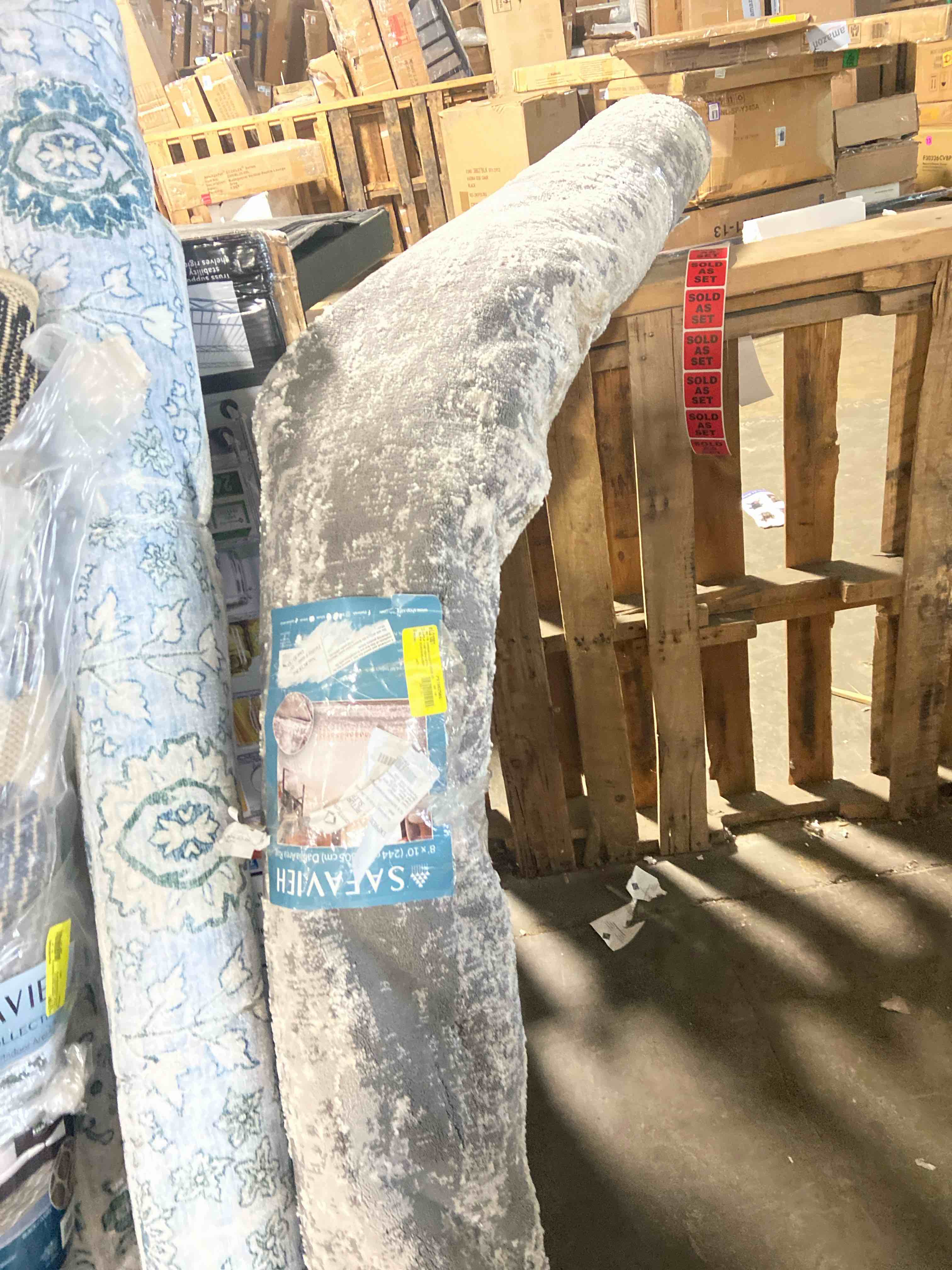 Condition photo showing New/Like New for SAFAVIEH Classic Vintage Collection Area Rug - 8' x 11', Grey, Distressed Cotton Design, Easy Care, Ideal for High Traffic Areas in Living Room, Bedroom (CLV125D)
