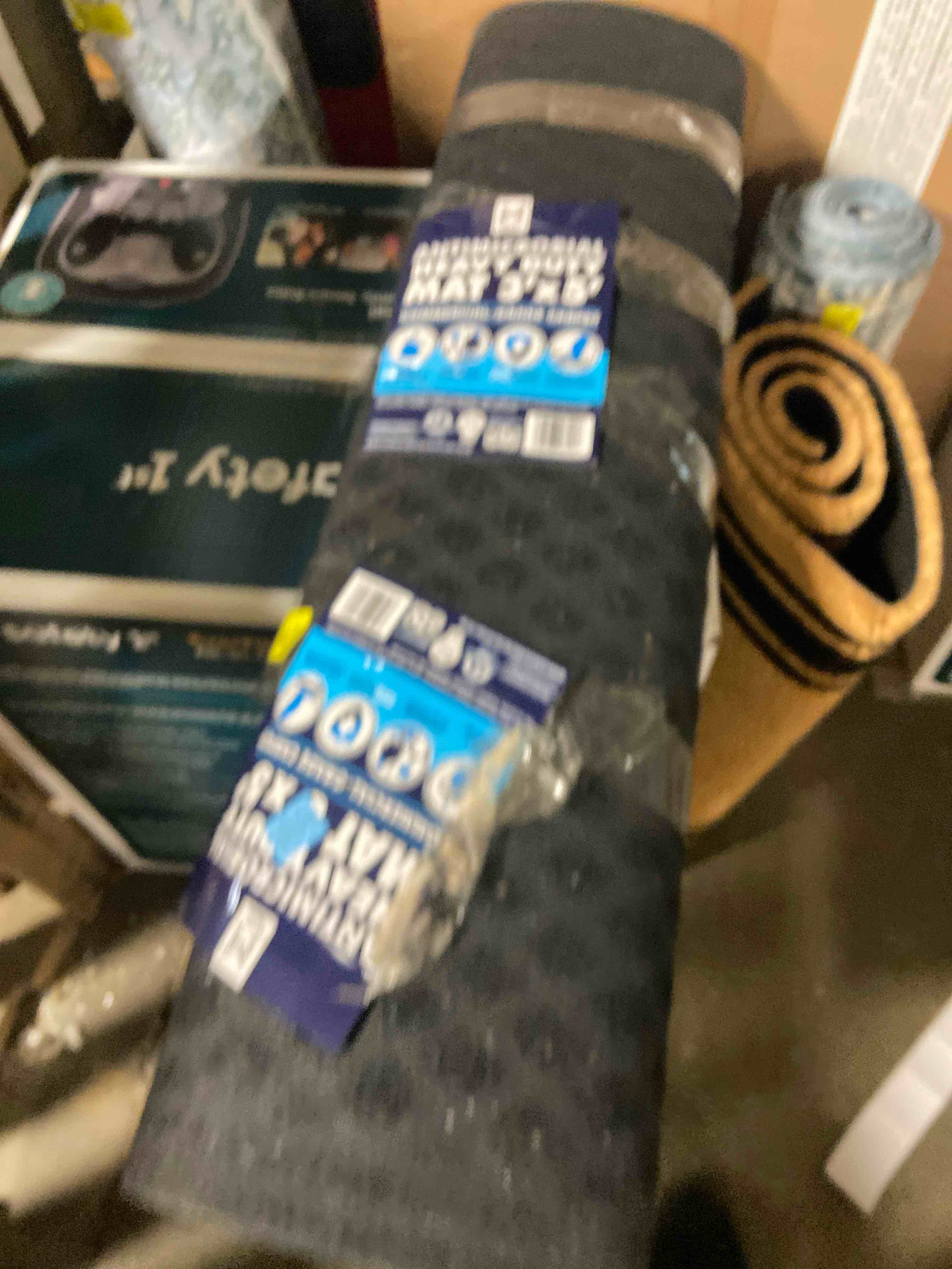 Condition photo showing New/Like New for Member's Mark Antimicrobial Diamond Scraper Entrance Mat, Charcoal (3' x 5')