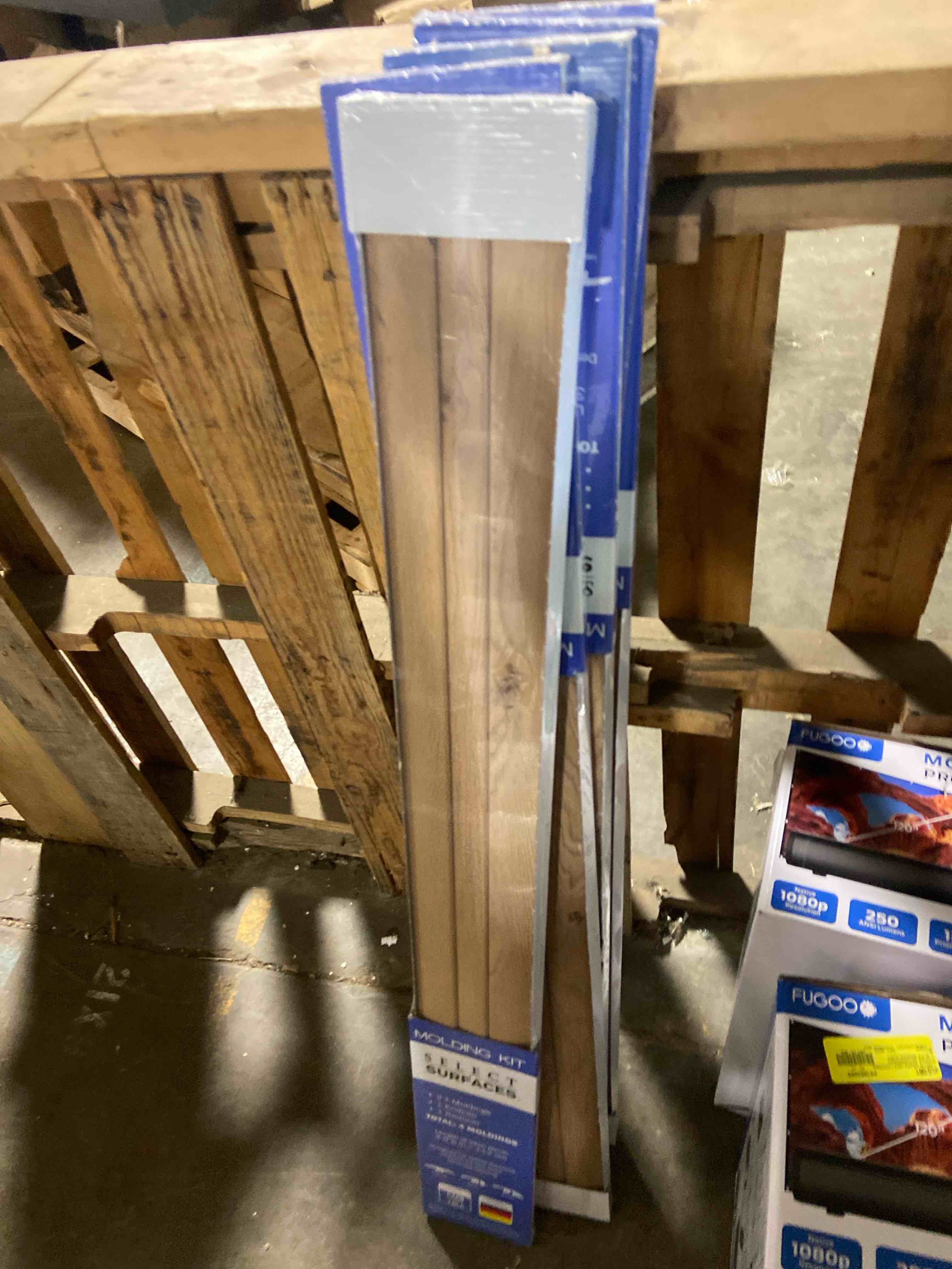 Condition photo showing New/Like New for Select Surfaces Harlow Molding Kit