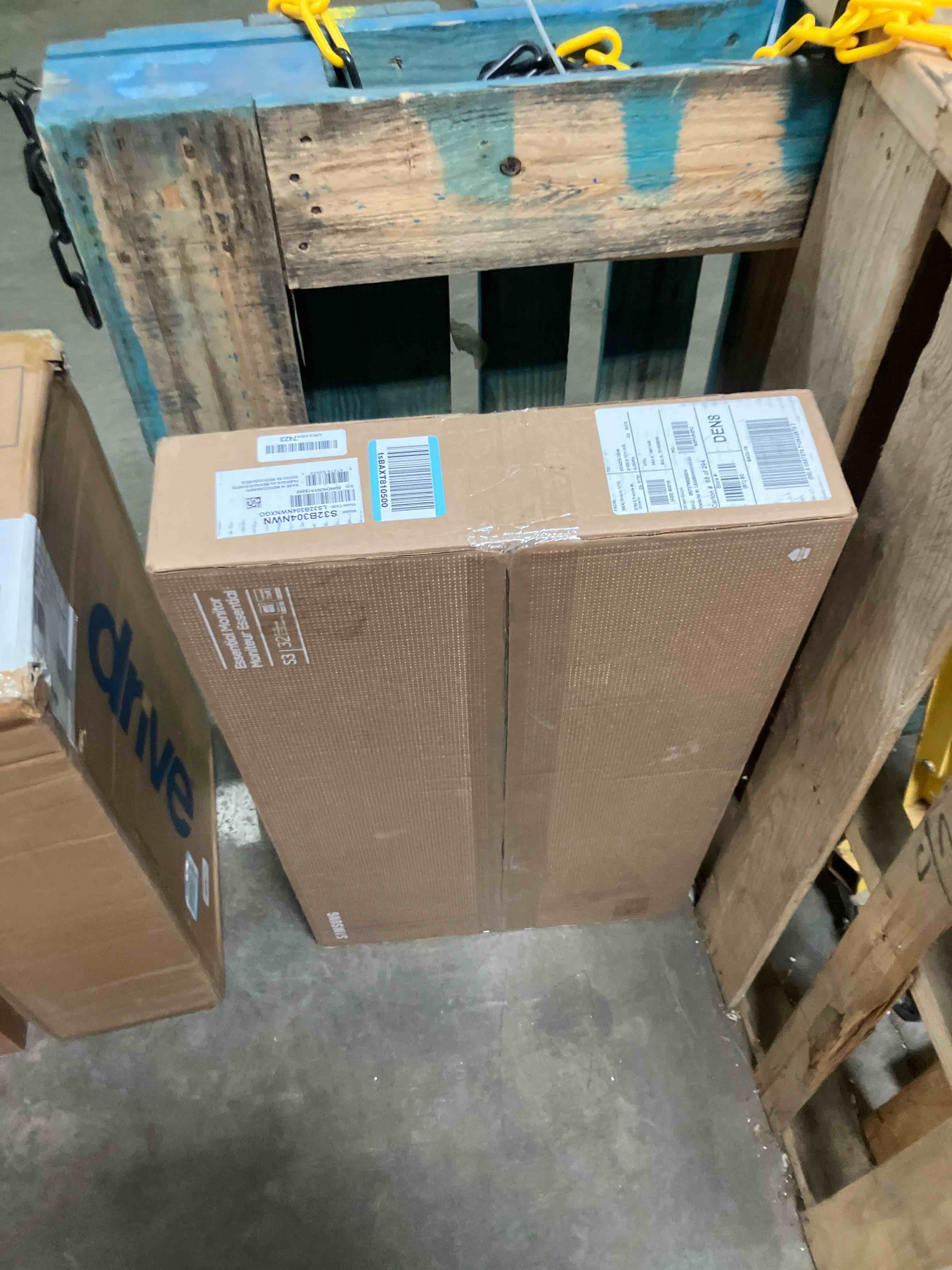 Condition photo showing New/Like New for SAMSUNG 32-Inch Flat Computer Monitor, 75Hz, Borderless Display, AMD FreeSync, Game Mode, Advanced Eye Care, HDMI and DisplayPort, LS32B304NWNXGO, 2024