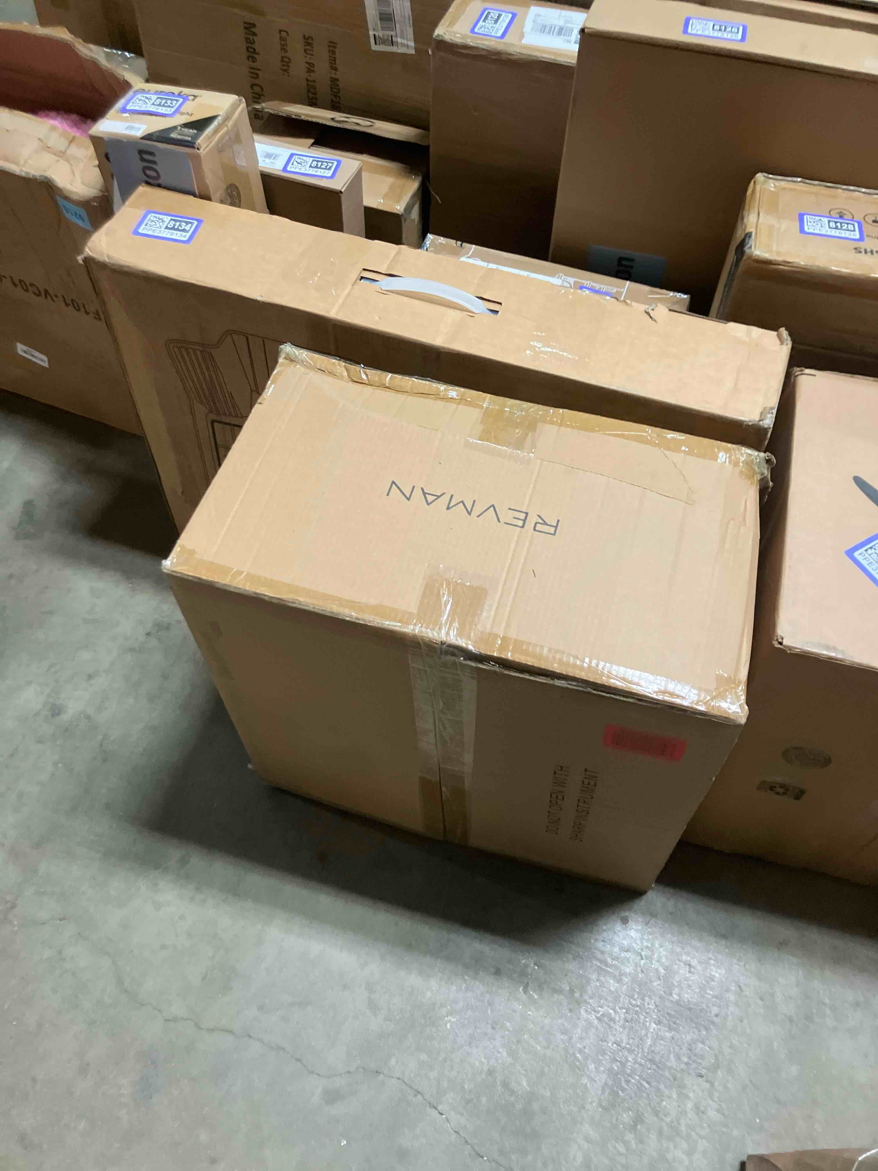 Condition photo showing New/Like New for Vera Wang - King Comforter Set, Ultra-Soft Chenille Bedding w/Matching Pillowcases, Lightweight for Year Round Comforter, 3 Piece Bed Set (Beige)