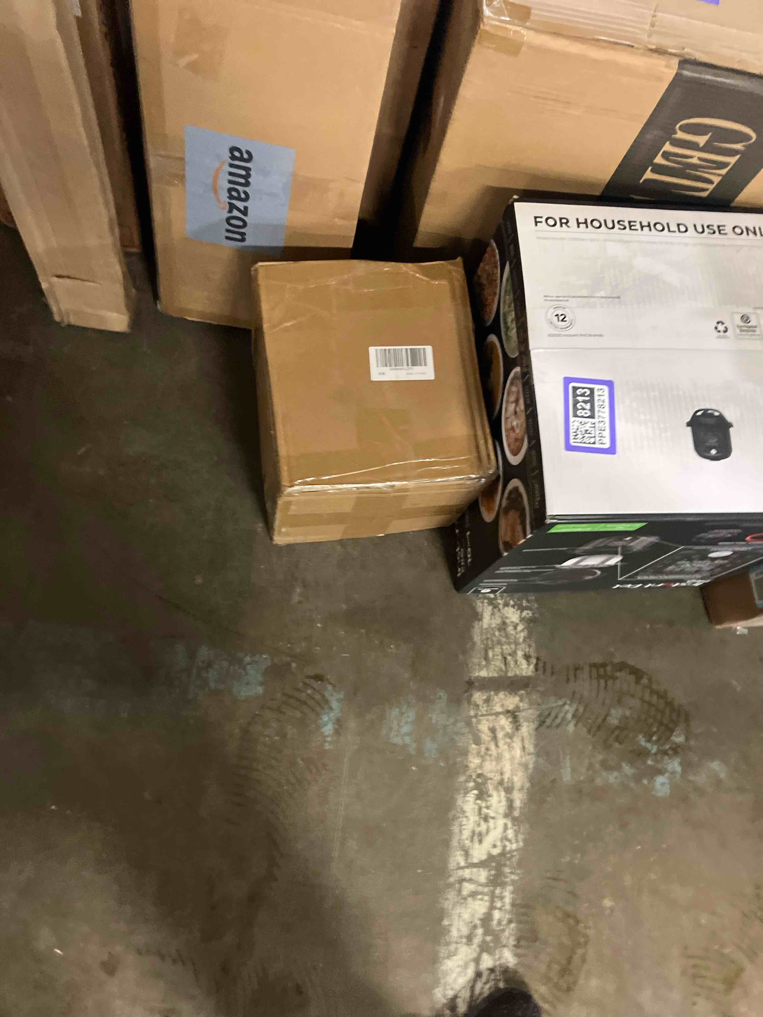 Condition photo showing New/Like New for Bathroom Accessory Set 6 Piece Silver Glitter Seamless Texture Toothbrush Holder, Toothbrush Cup, Soap Dispenser, Soap Dish, Toilet Brush Holder, Trash can Multi8