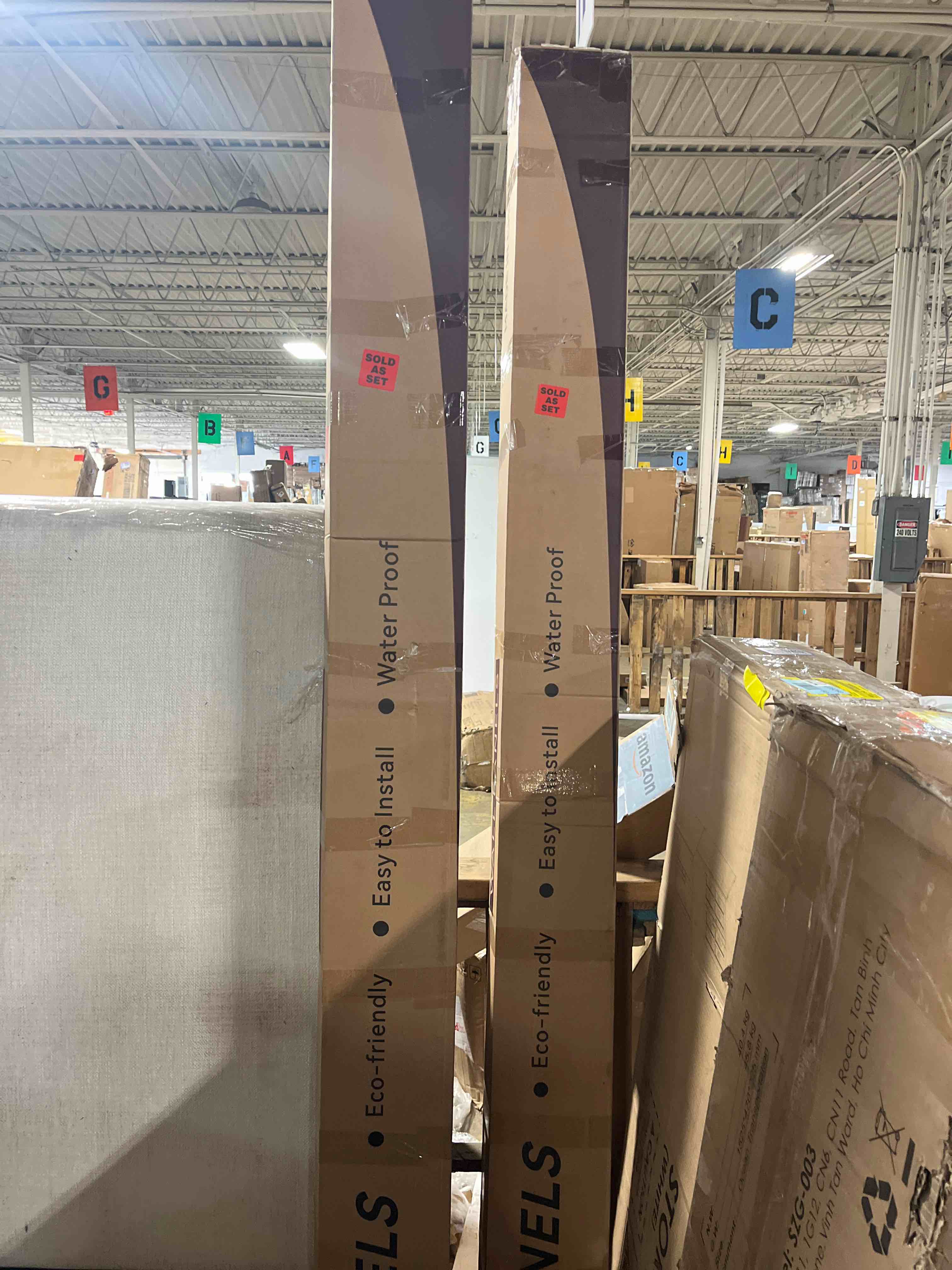 Condition photo showing New/Like New for OUZUGIE WPC Acoustic Slat Wall Paneling, 8-Pack 96 x 6 Inches 3D Wall Panels for Interior Wall Decor,Living Room,TV Background,Study Room,Office Spaces,Bedroom,High Grille (Oak)