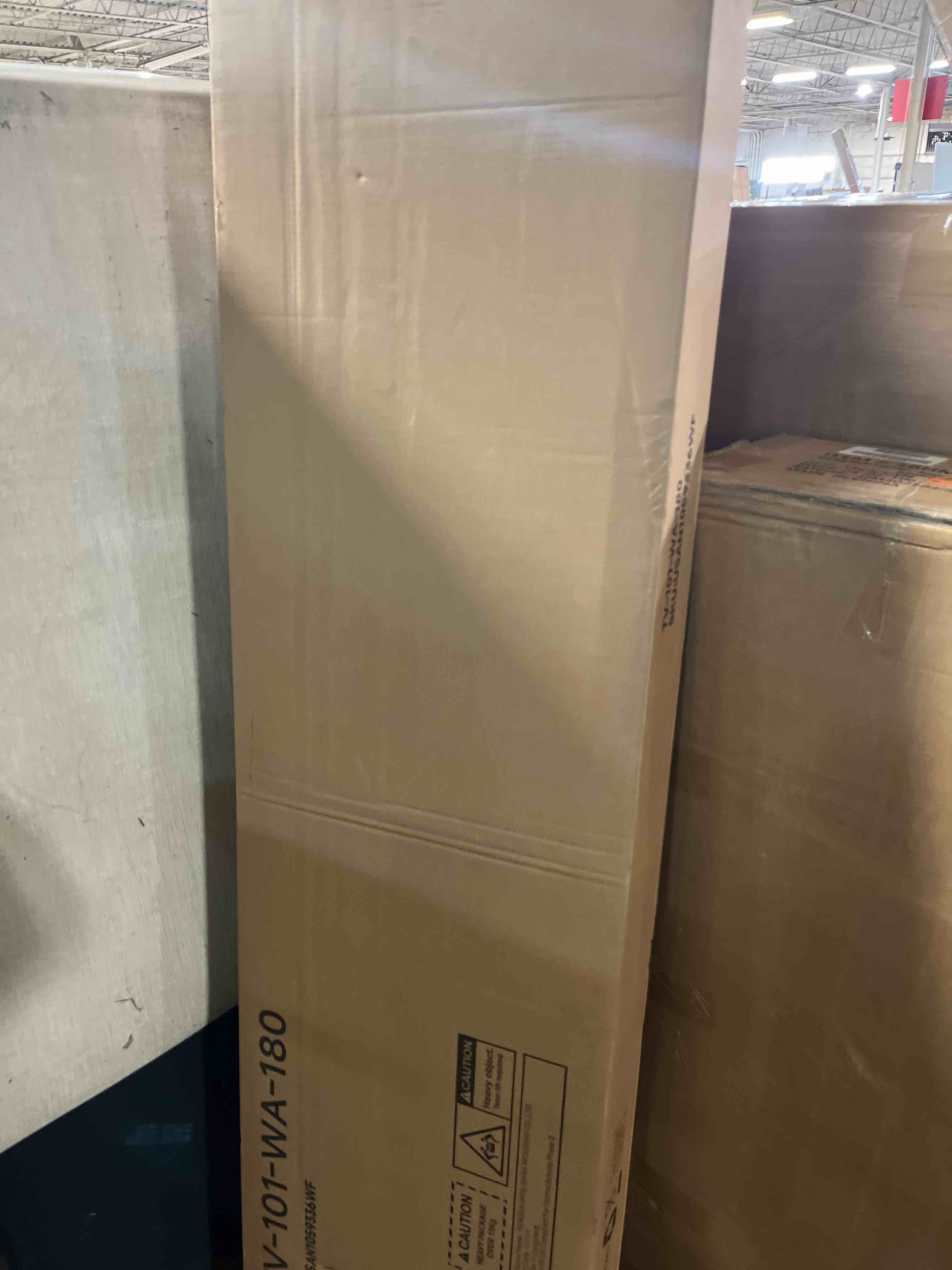 Condition photo showing New/Like New for Meuble tl avec rangement et tablettes conues pour les tlviseurs de 55