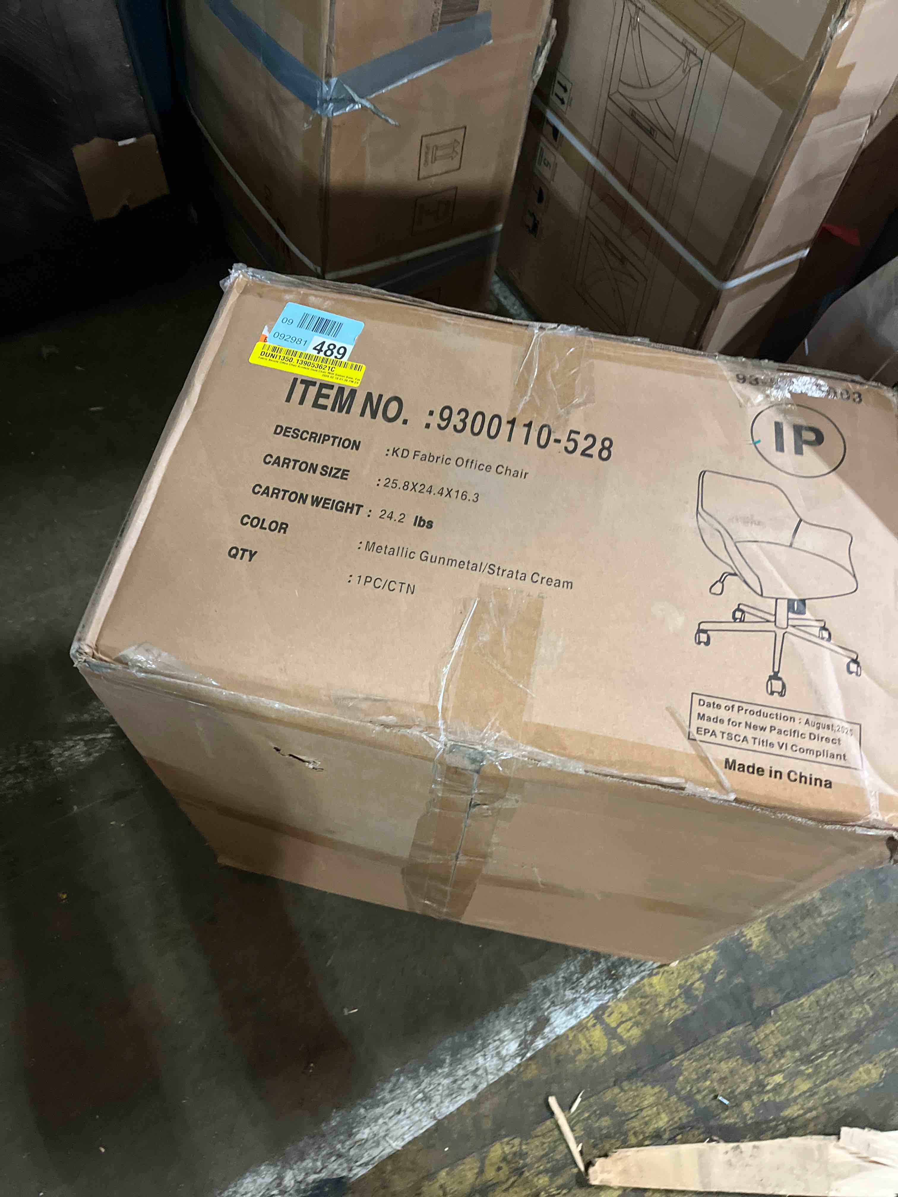 Condition photo showing New/Like New for fabric office chair 