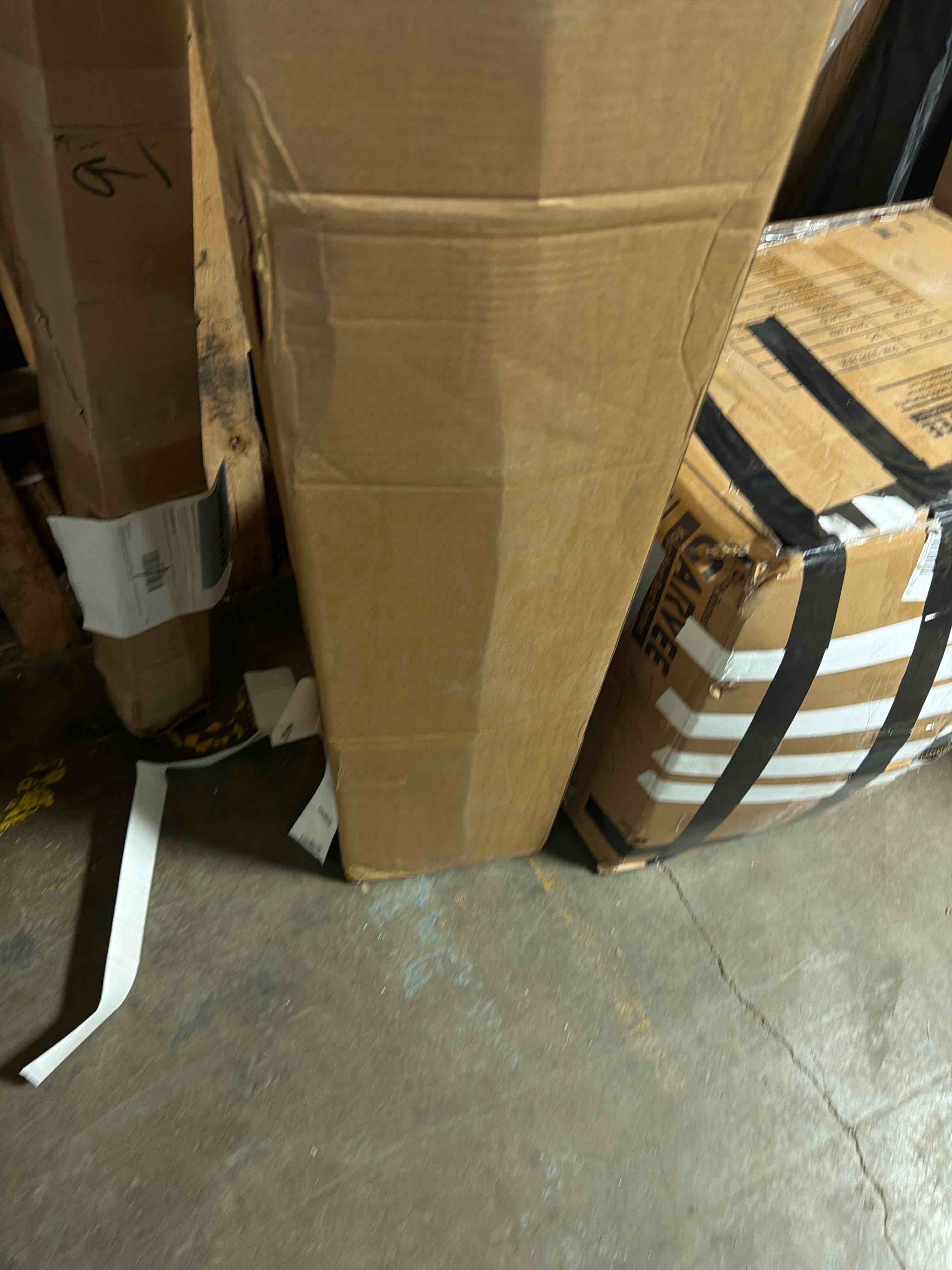 Condition photo showing New/Like New for 20pcs 5/8" D Thicker Heavy Duty Bamboo Stakes, 6FT Plant Stakes, Natural Garden Stakes for Tomato, Bean, Flowers,Trees Potted and Climbing Plant Support 6Ft, Pack of 20