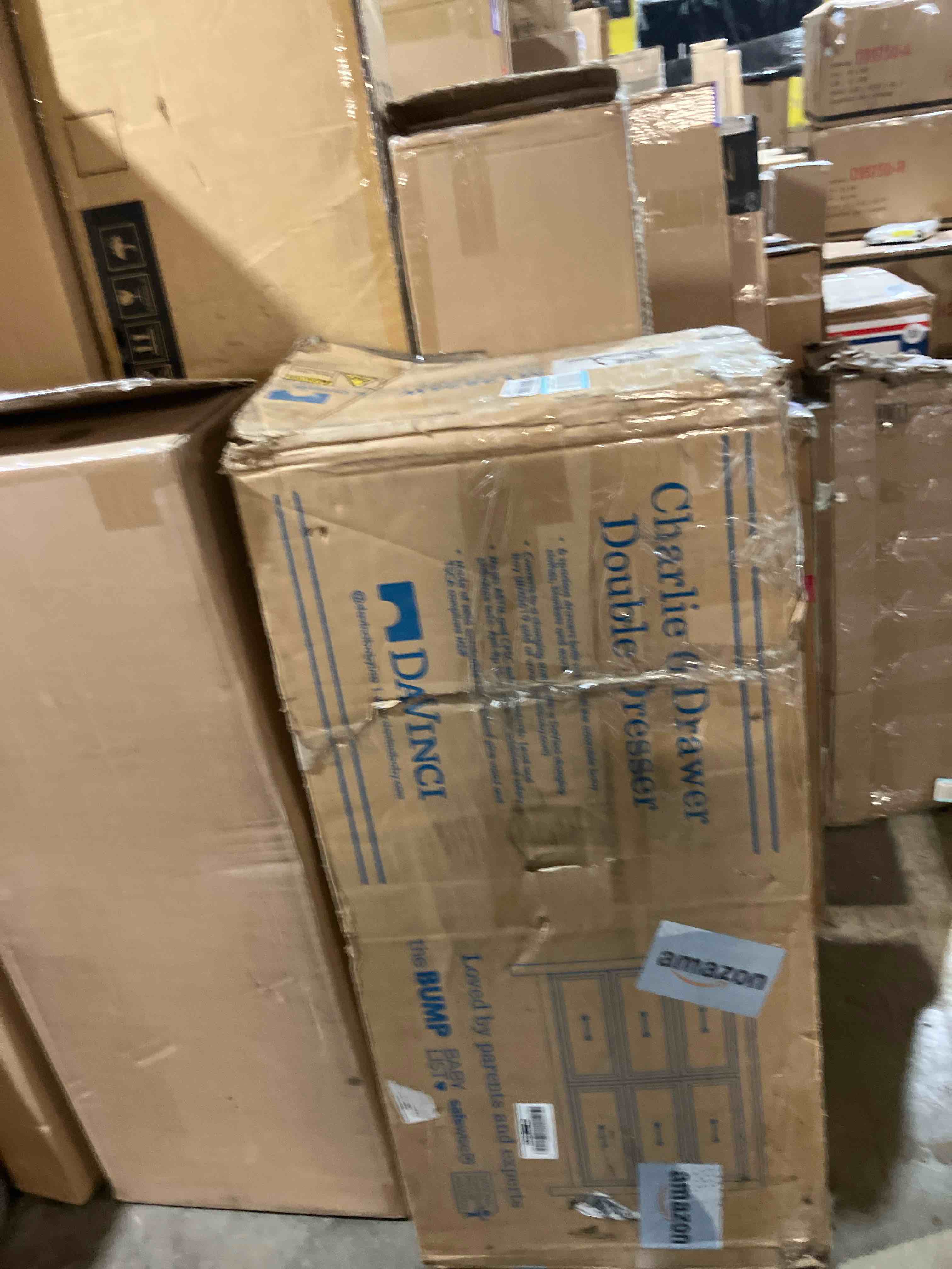 Condition photo showing New/Like New for Davinci Charlie 6-Drawer Double Dresser in White