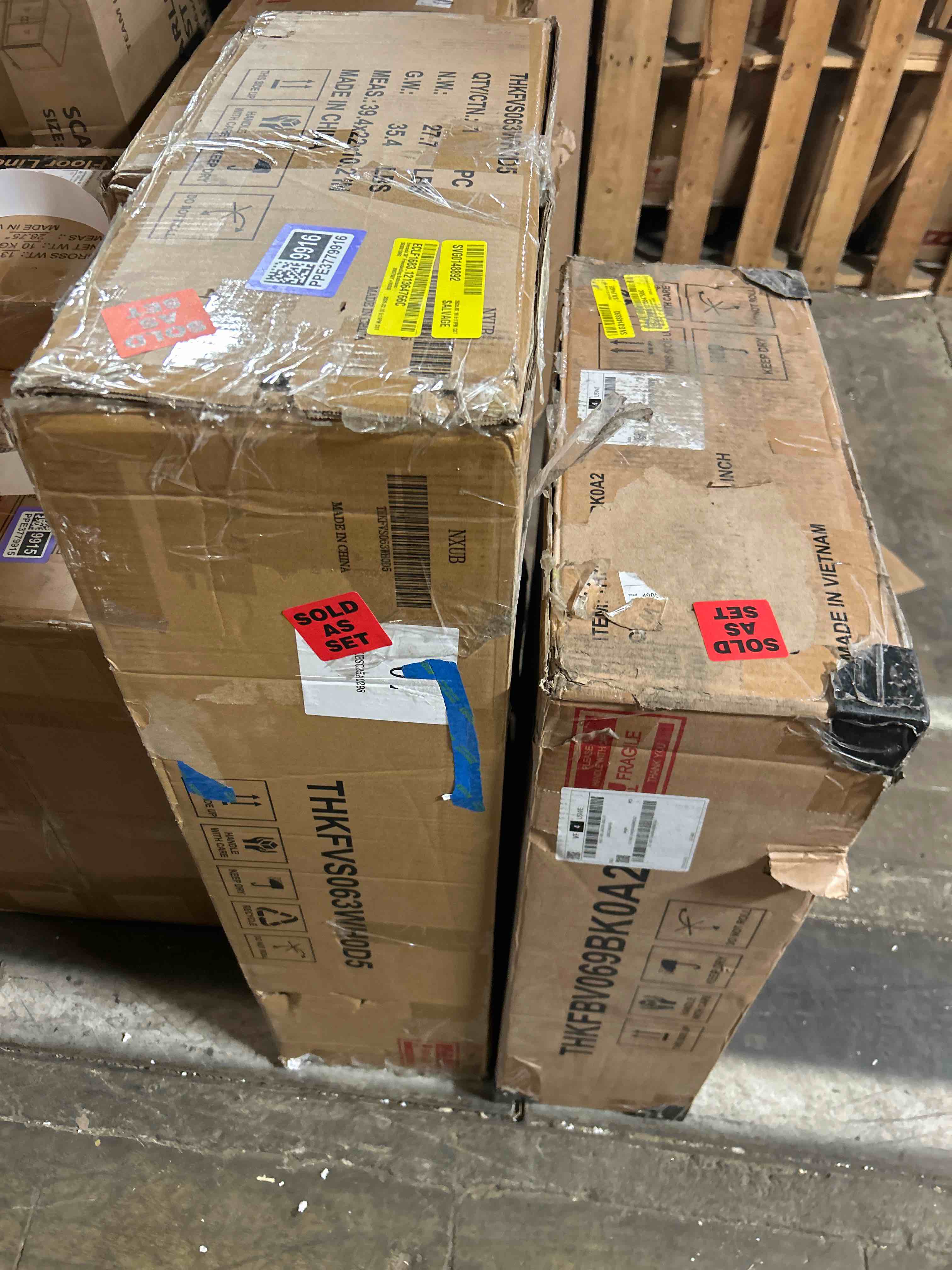 Condition photo showing New/Like New for Everarda 36" Freestanding Bathroom Vanity with Sink Top, Faucet, Classic Tapered legs