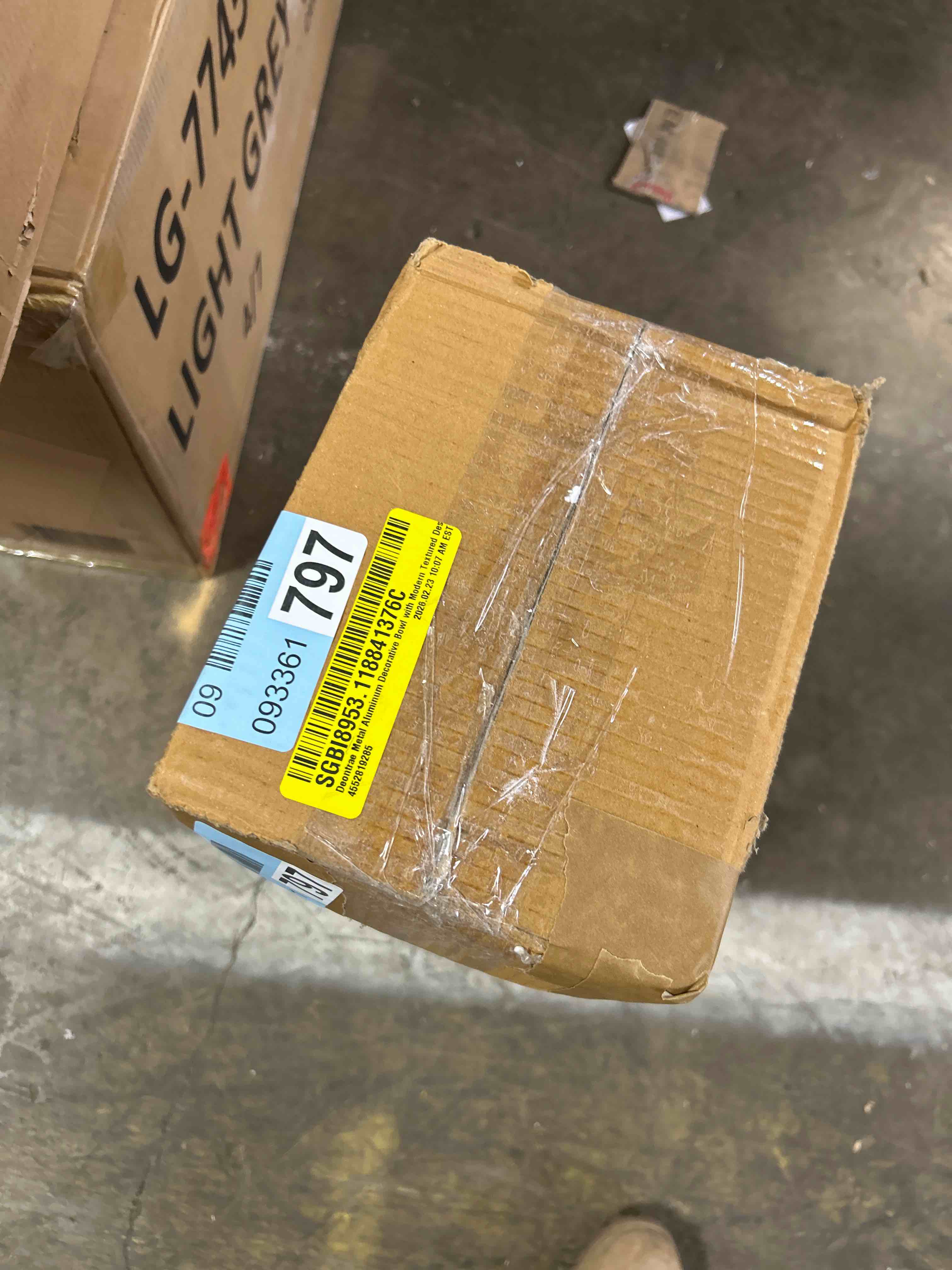 Condition photo showing New/Like New for Deontrae Metal Aluminum Decorative Bowl 