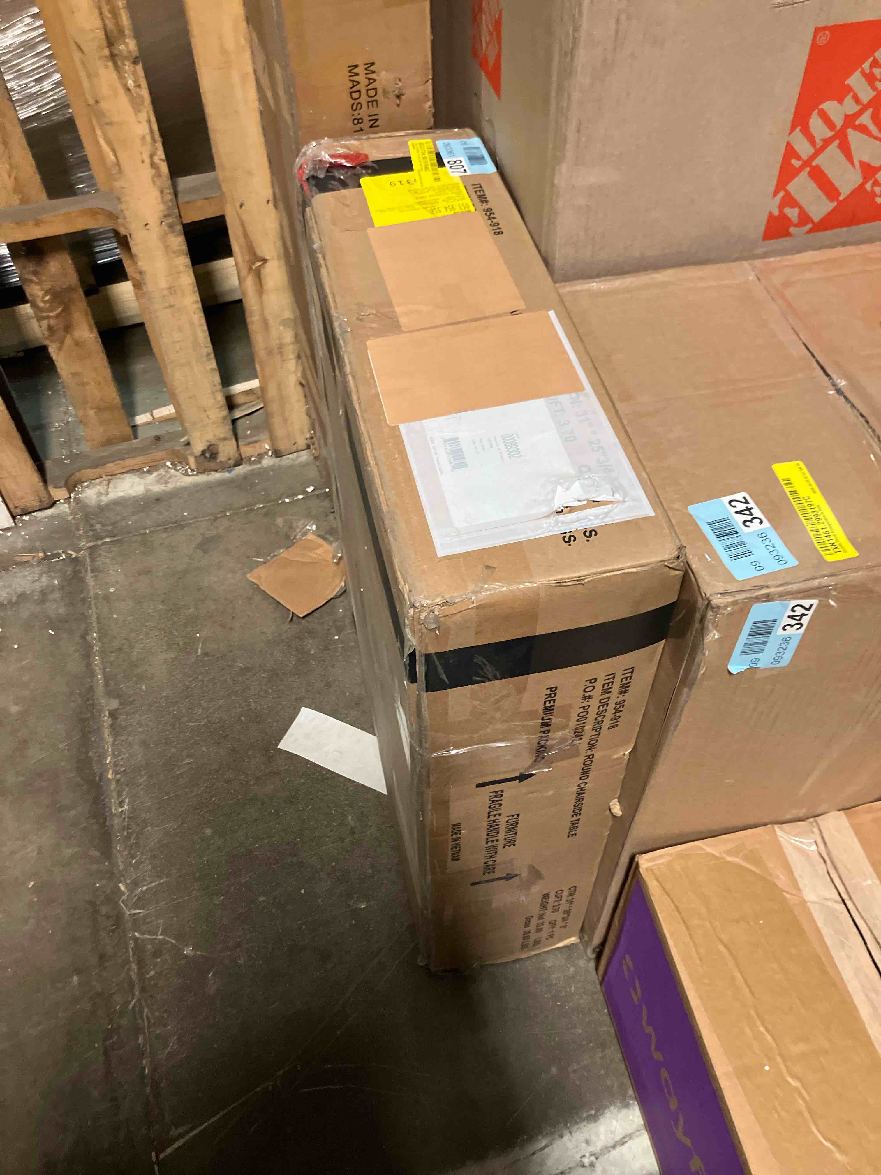 Condition photo showing New/Like New for Saddletree-Hamilton Collection 954-918 ROUND CHAIRSIDE TABLE in