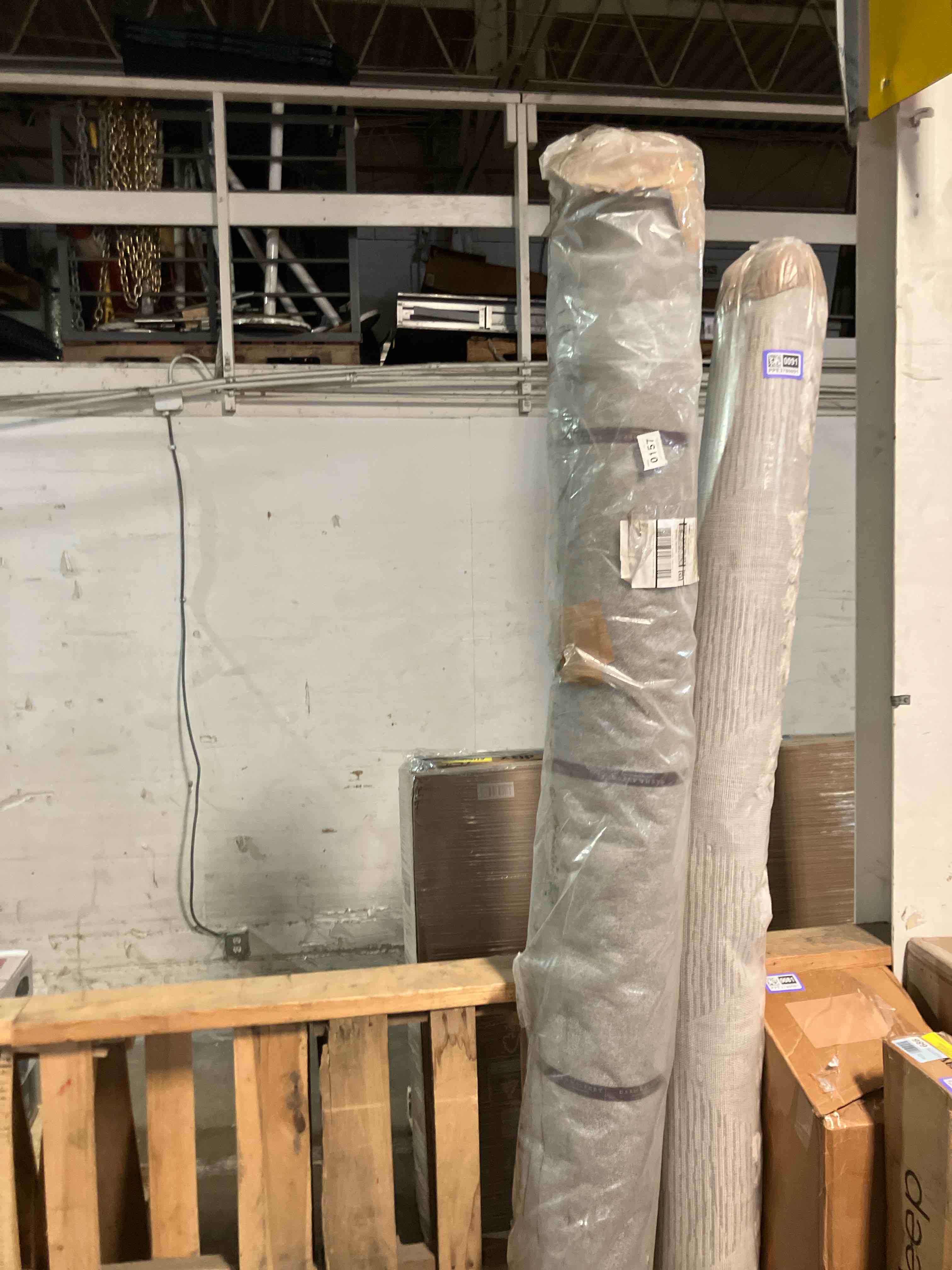 Condition photo showing New/Like New for Gypsy Rose Hand Hooked Wool Multi 8 ft. x 10 ft. Indoor Area Rug