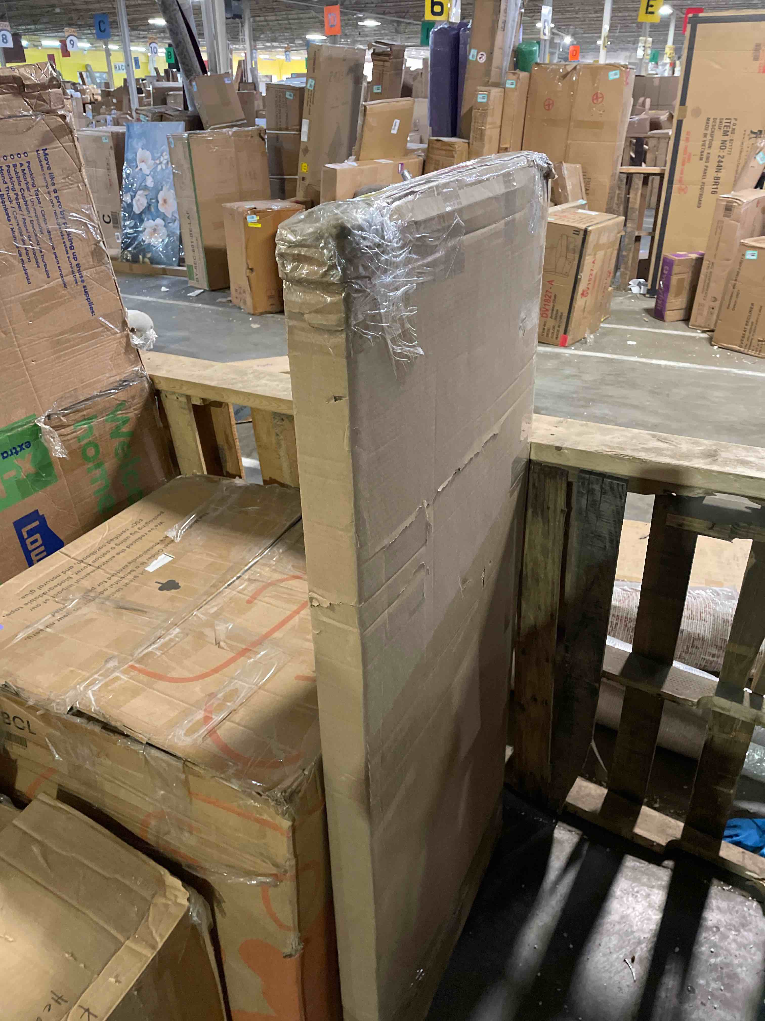 Condition photo showing As Is for Madison Solid Wood Low Profile Platform Full (incomplete)