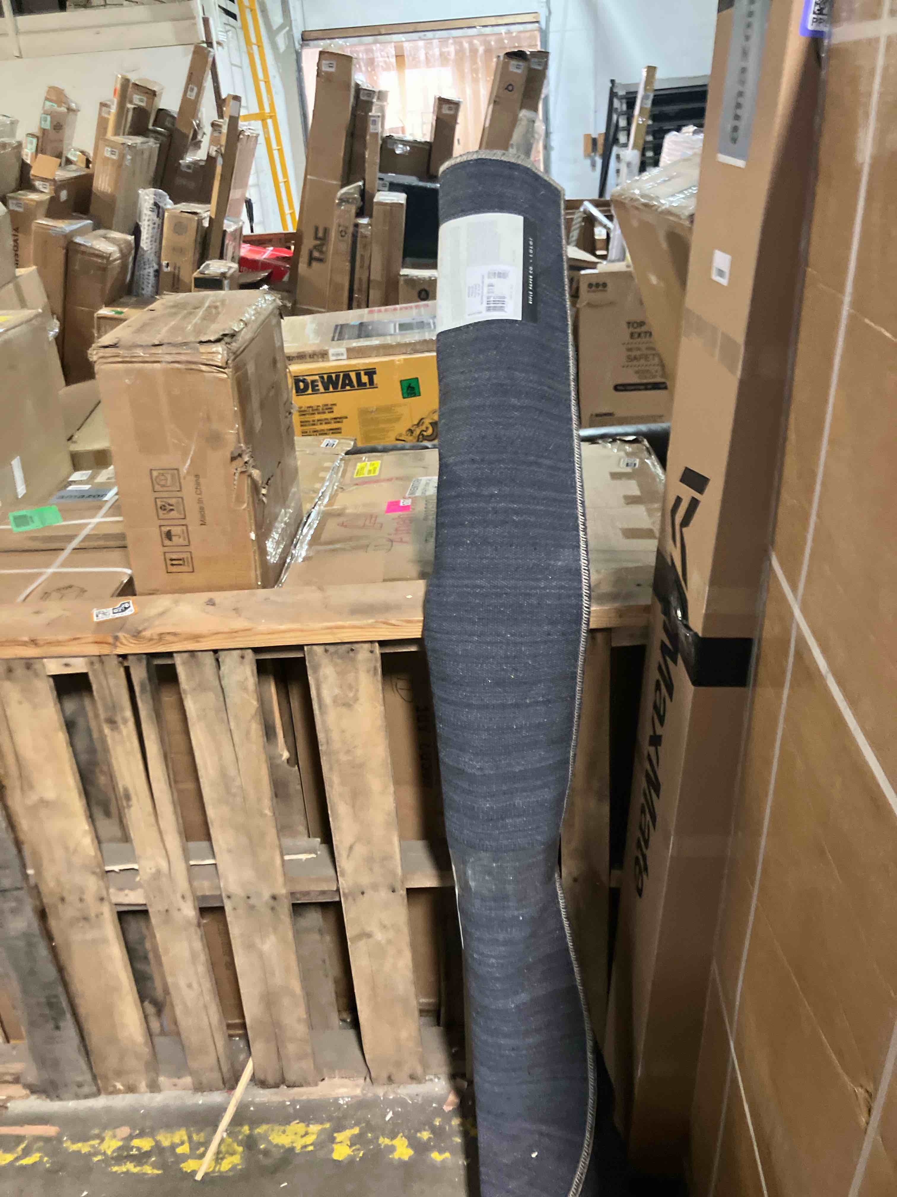 Condition photo showing New/Like New for Loloi Rifle Paper Co. Maison Collection MAO-02 Bough Natural 7'-6" x 9'-6", .19" Pile Height, Area Rug