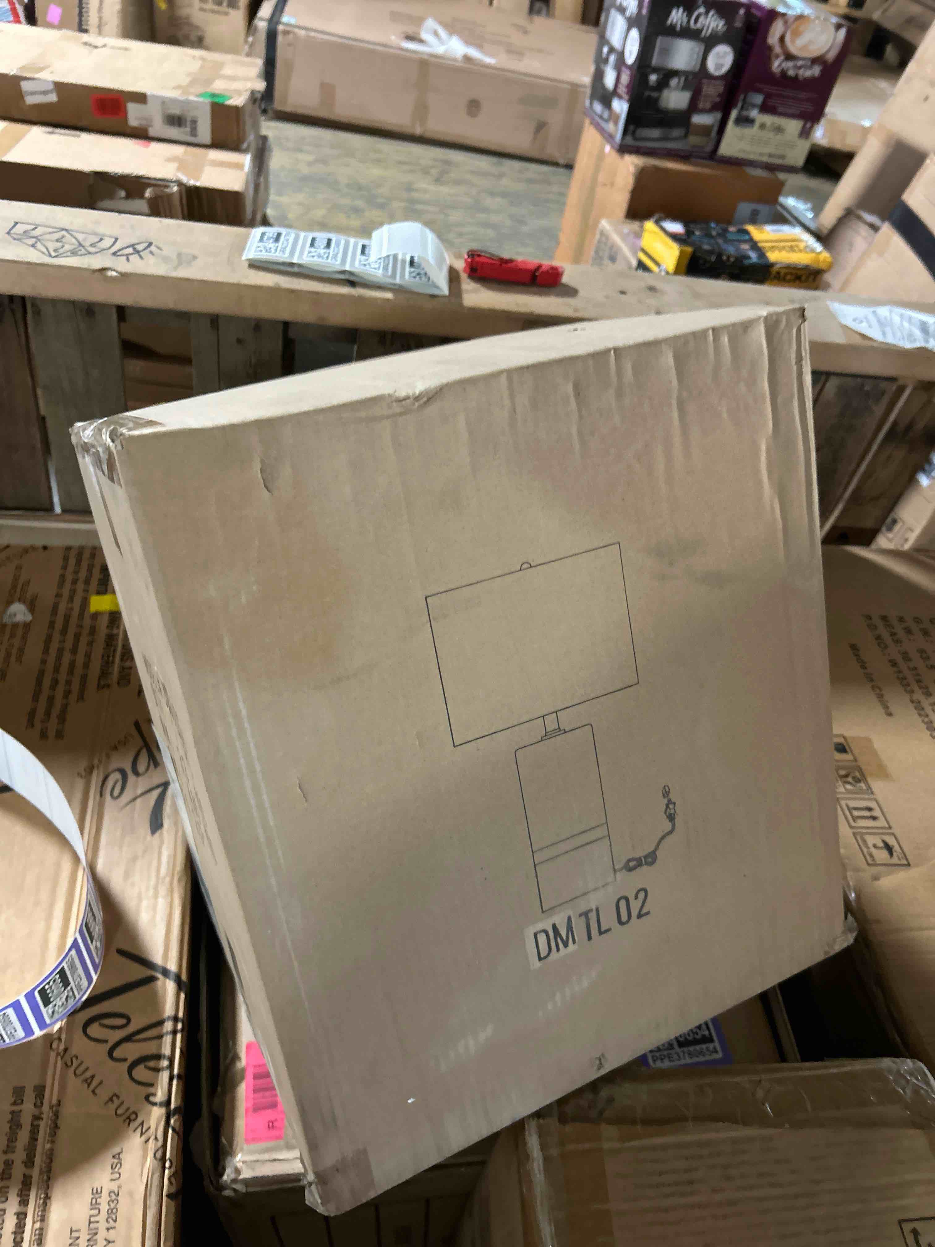 Condition photo showing New/Like New for BoutiqueRugs Monoharpur Table Lamp