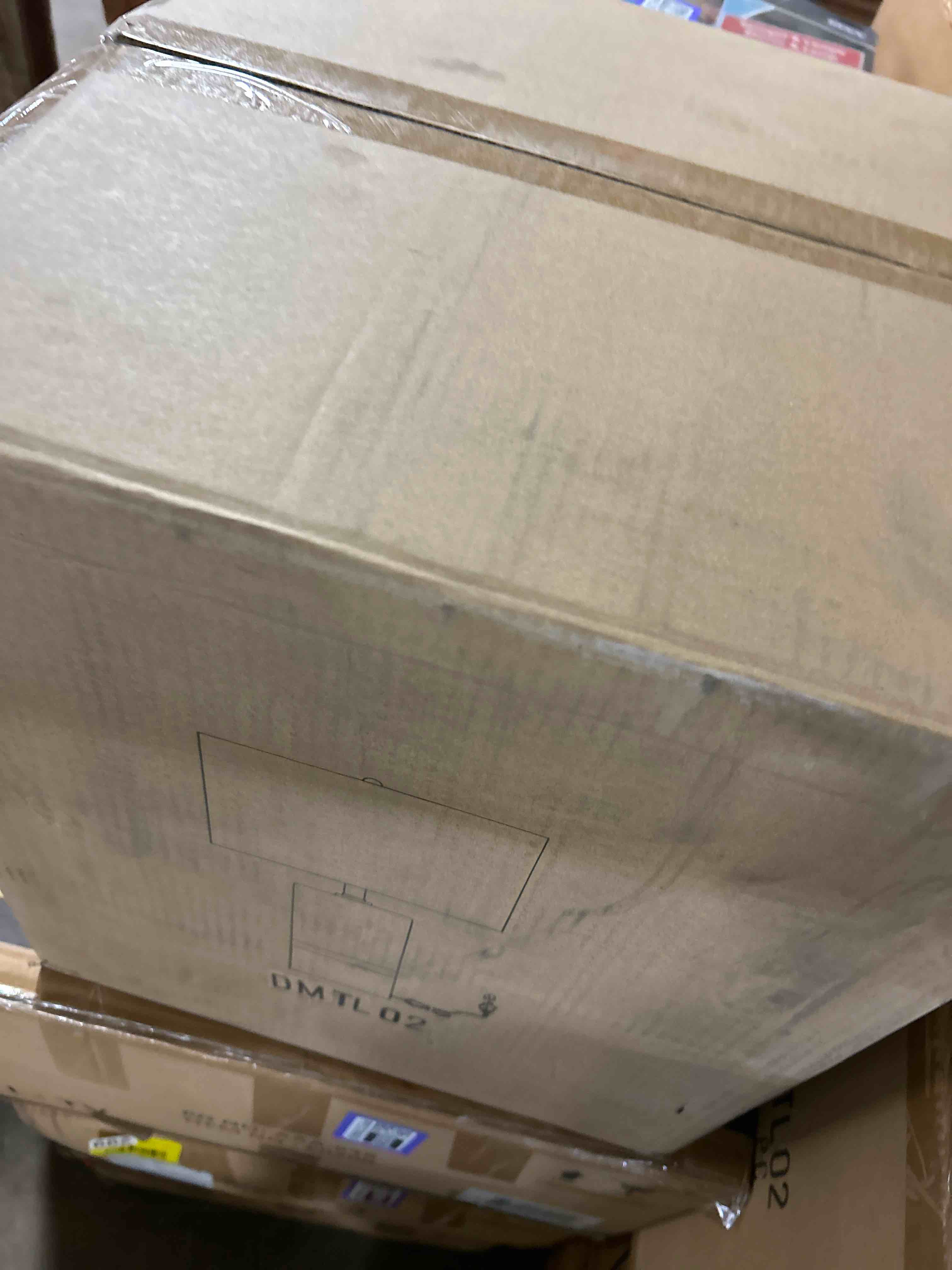 Condition photo showing New/Like New for BoutiqueRugs Monoharpur Table Lamp