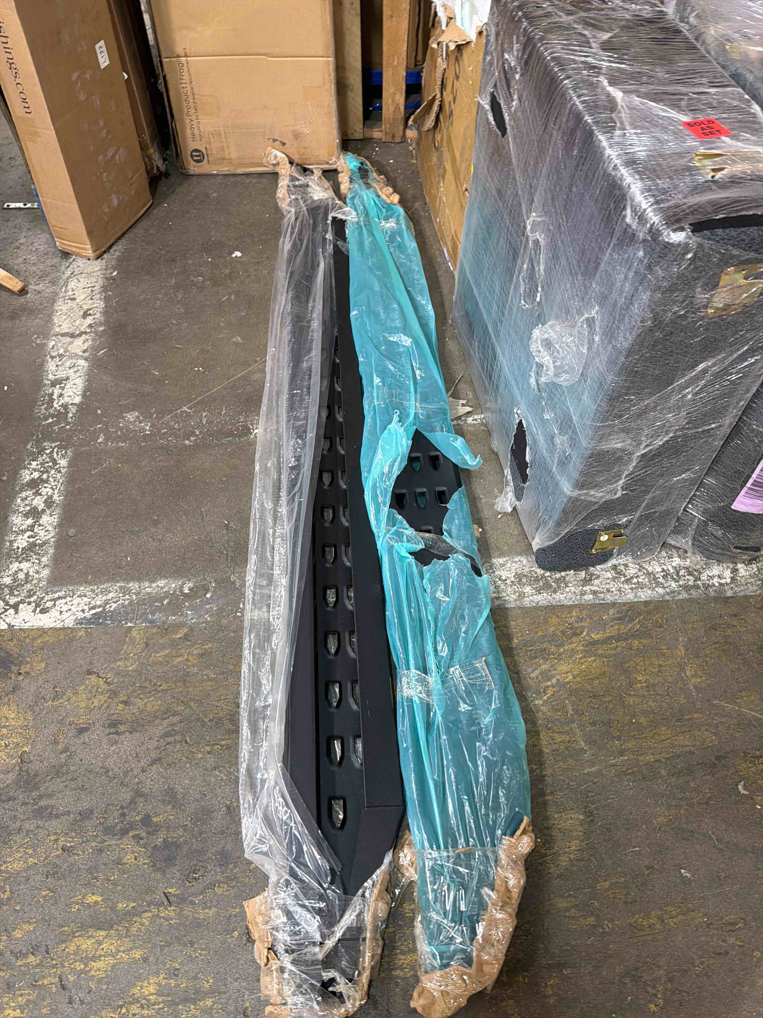 Condition photo showing Good Condition for ONINE Windcut 7" Textured Black Running Boards Custom Fit 2020-2026 Chevy Silverado,GMC Sierra 1500 2500HD 3500HD Crew Cab Side Steps Nerf Bars