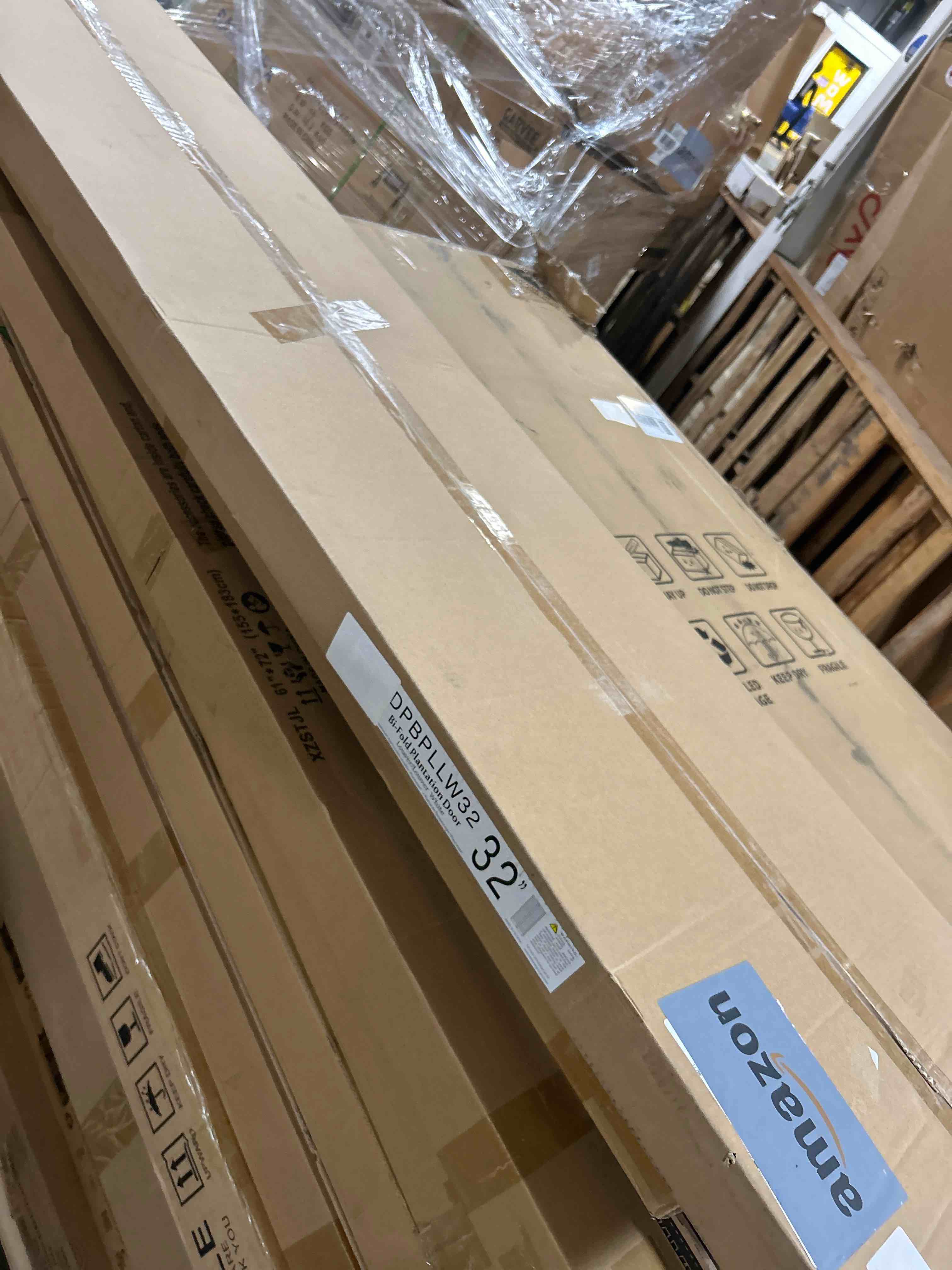 Condition photo showing New/Like New for Closet Door, Bi-fold, Louver Louver Plantation Primed White (32x80)