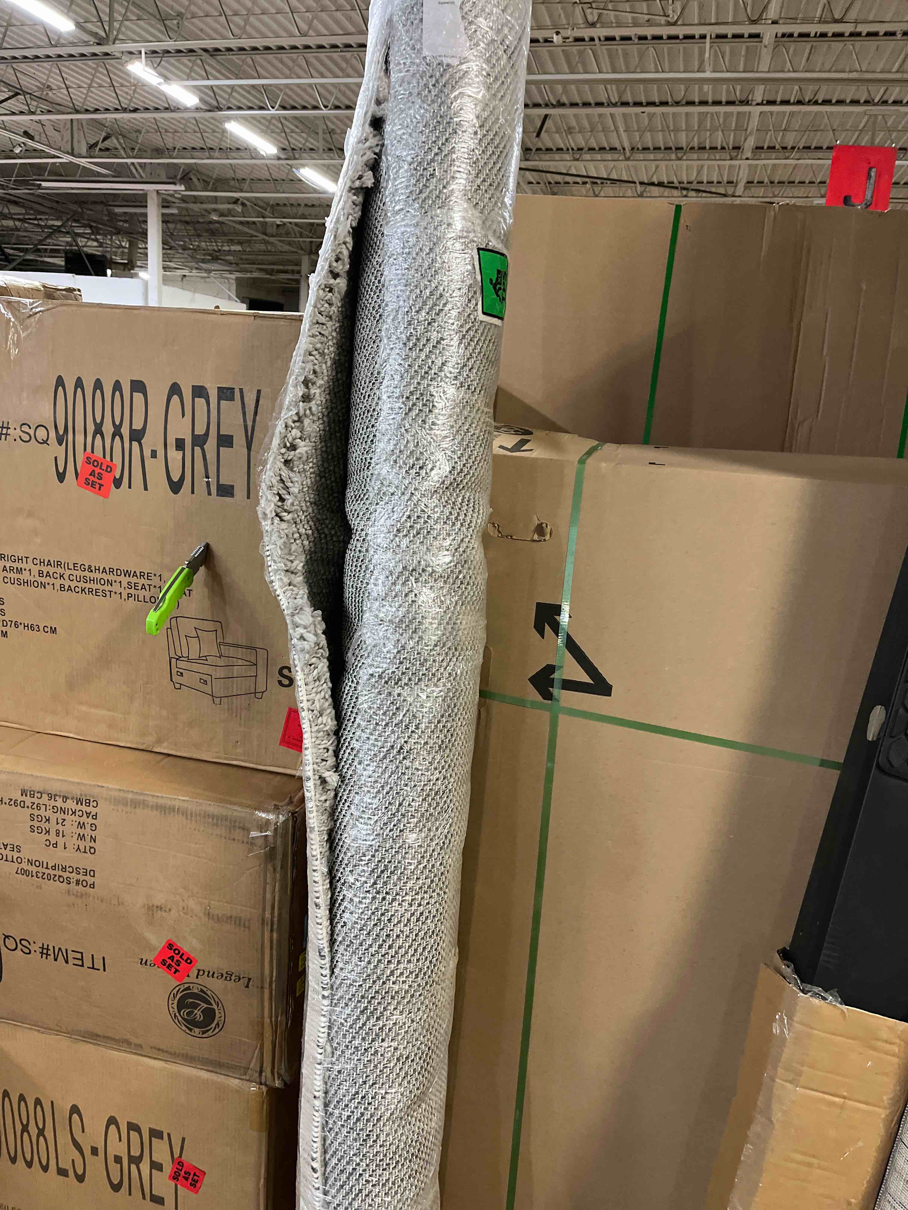 Condition photo showing New/Like New for LUXE WEAVERS Solid Machine Woven Gray 8x10 Area Rug, Indoor Stain-Resistant Carpet