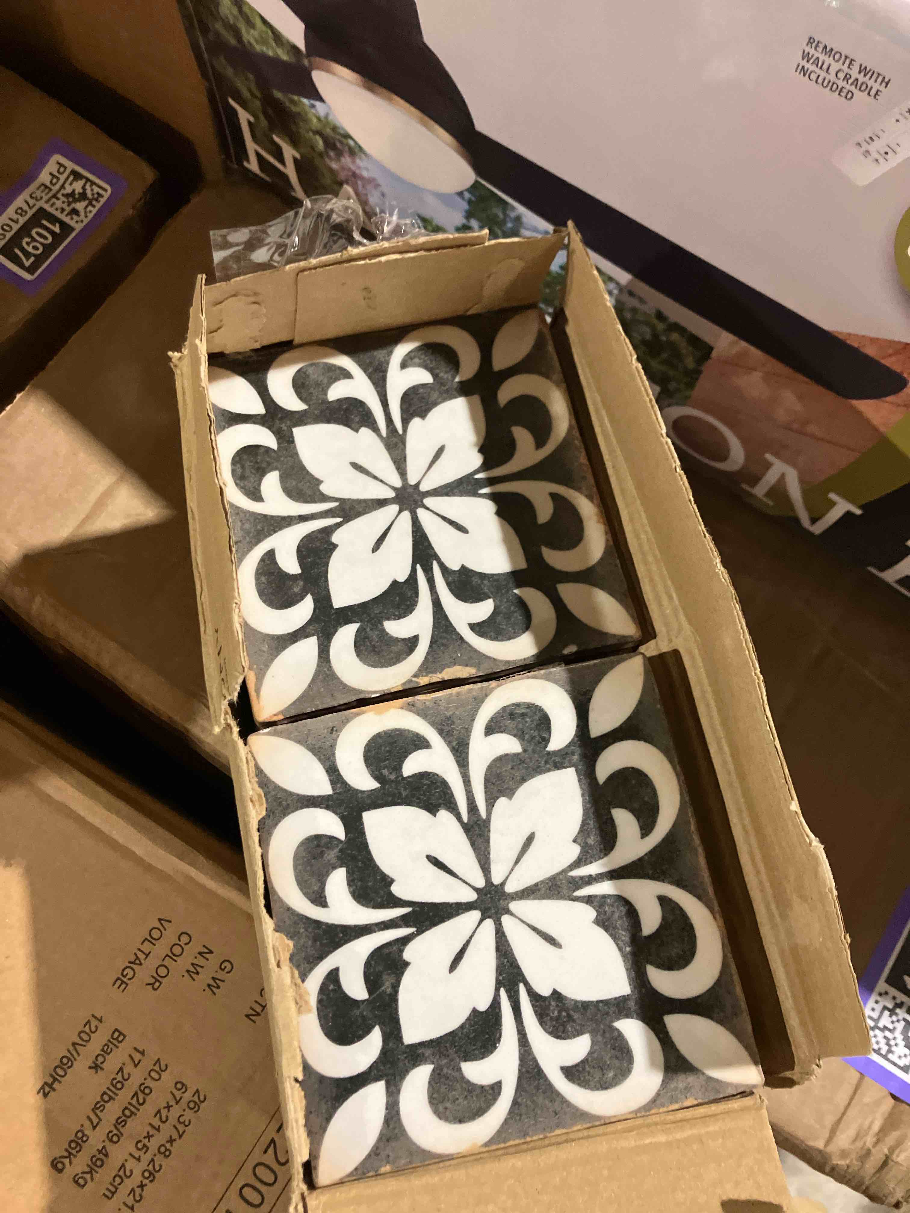 Condition photo showing New/Like New for 4.2x4.2 9 pcs Miranda Talavera Mexican Tile