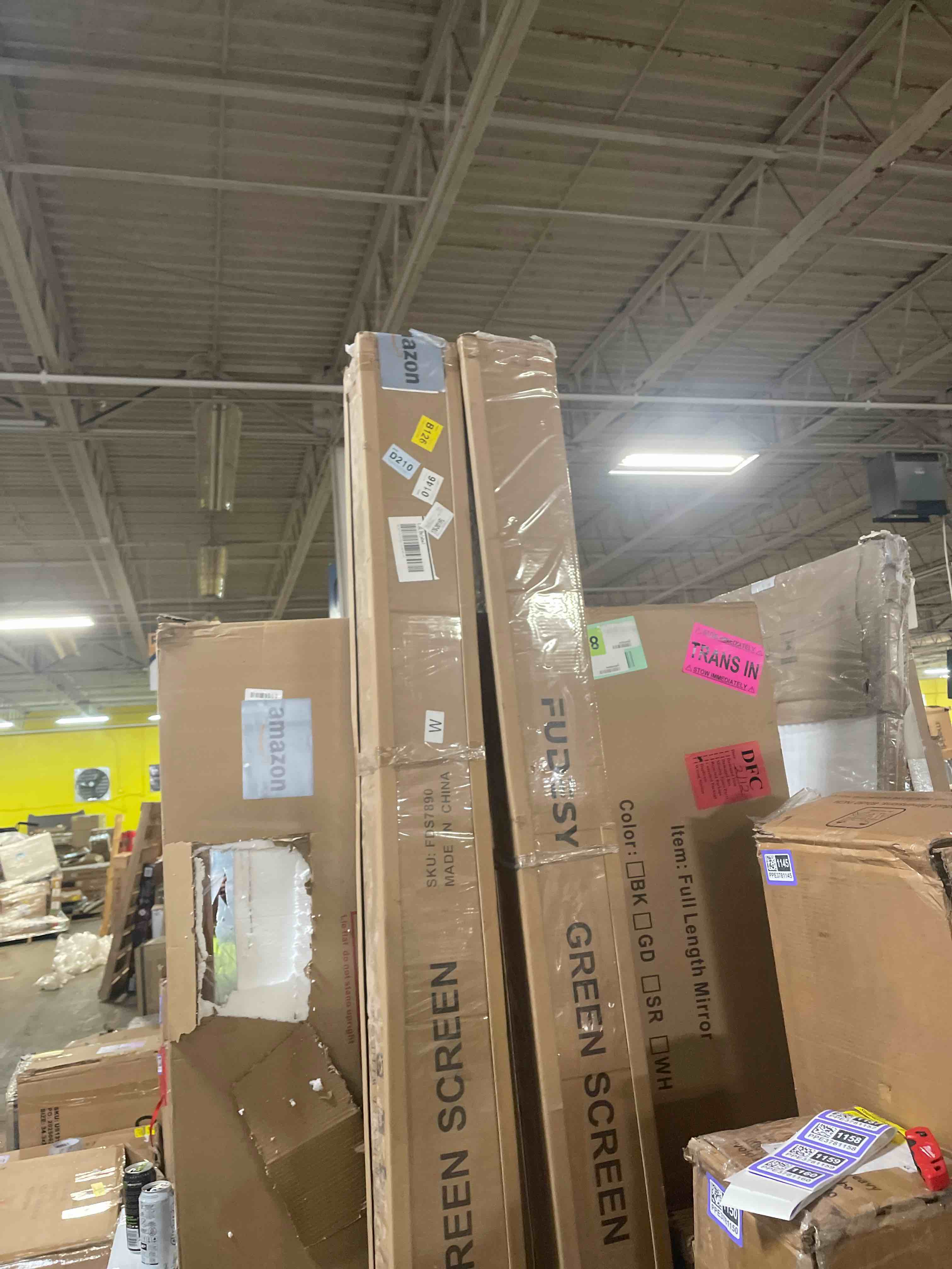 Condition photo showing New/Like New for FUDESY Extra Large Green Screen, 74W X 77H inches Collapsible Chromakey Panel,Portable Retractable for Tiktok Video, Live Game,Aluminum Base,Wrinkle Resistant Fabric,Pull-up Style,Auto-Locking Frame 74 x 77in Green