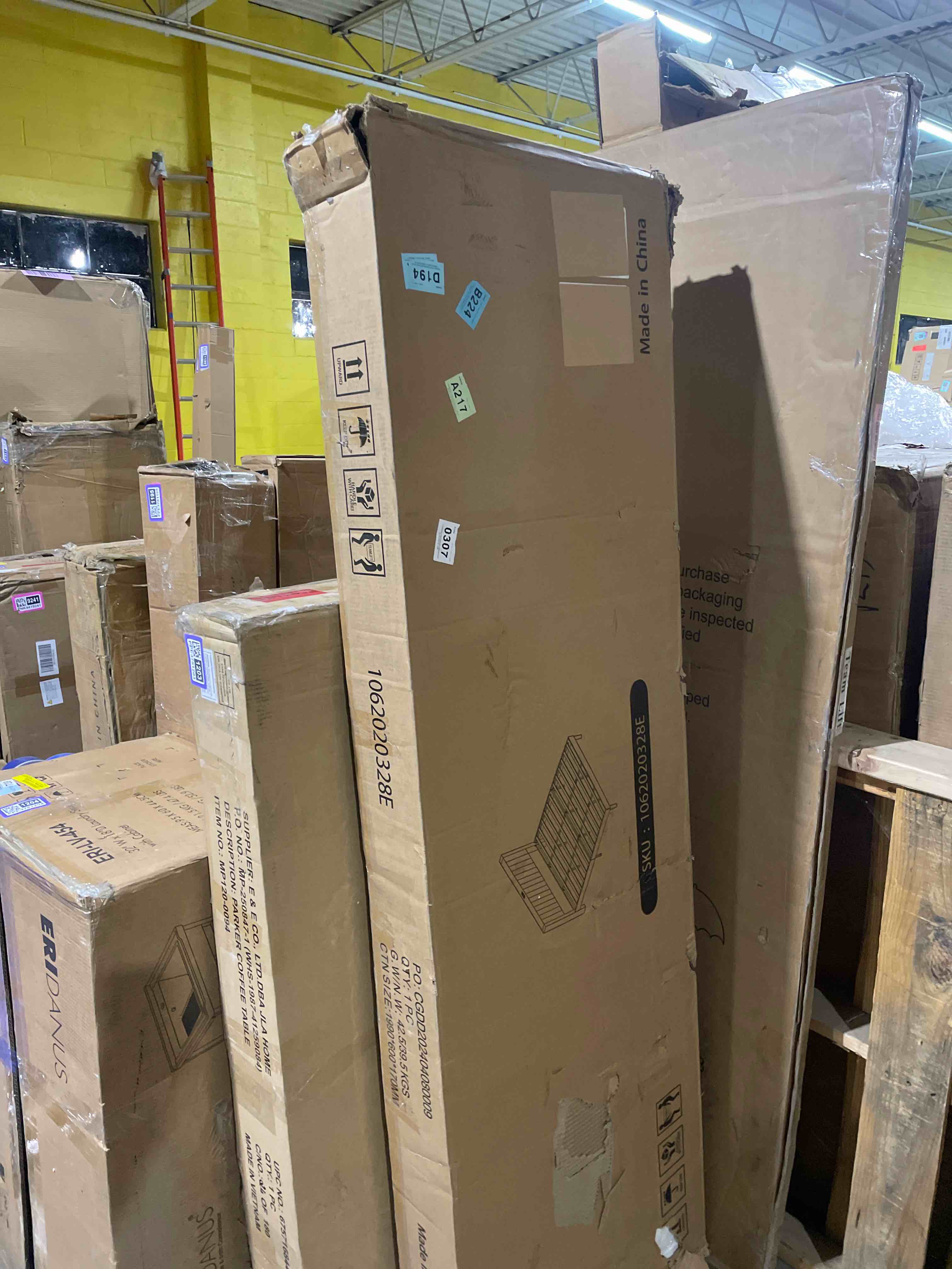 Condition photo showing New/Like New for Alti 44.8" Velvet Upholstered Tufted Bed with Charging Station Queen