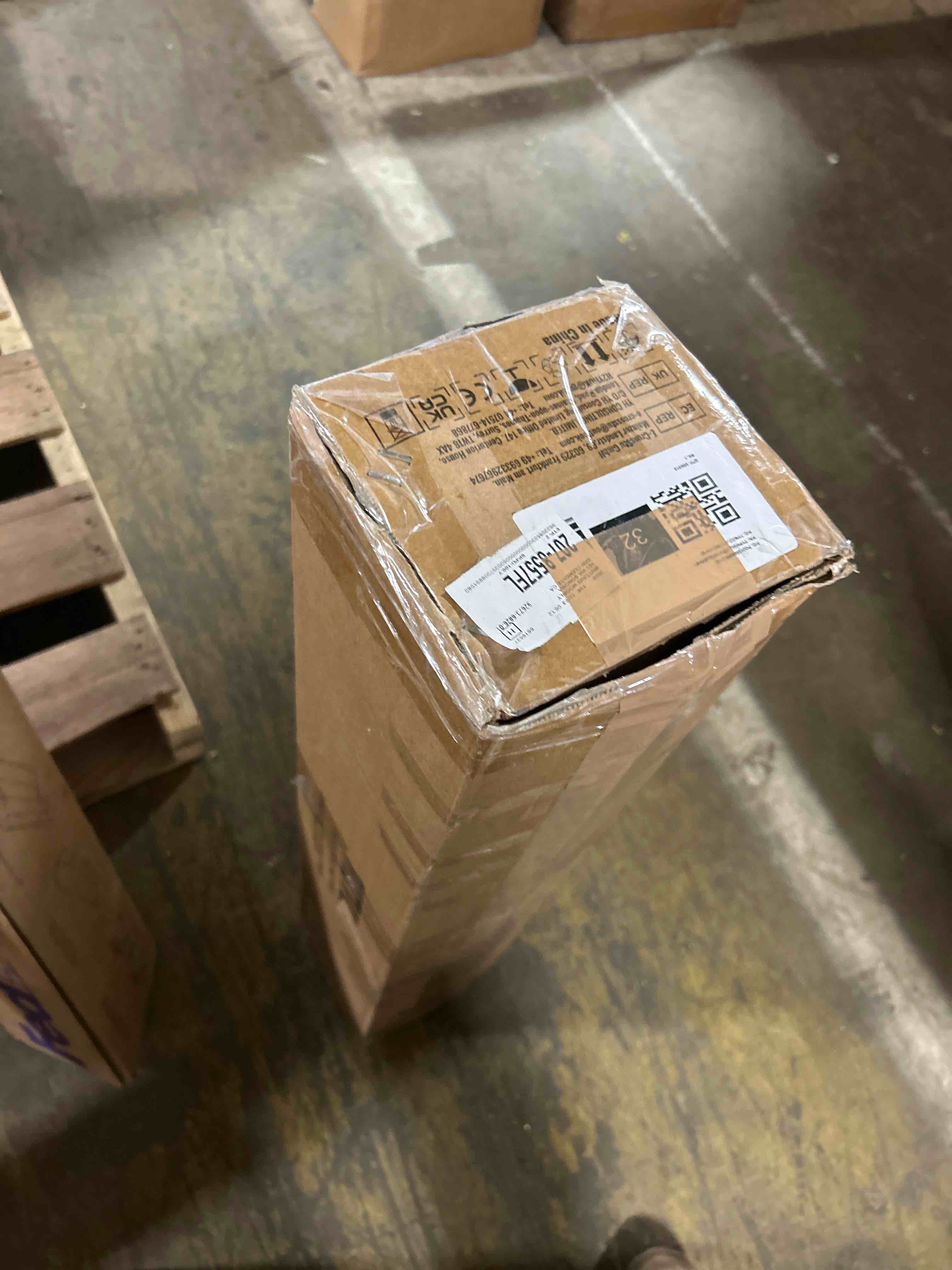 Condition photo showing New/Like New for VEVOR Projector Screen with Stand, 120 inch 16:9 4K 1080 HD Outdoor Movie Screen with Stand, Wrinkle-Free Projection Screen with Tripods and Carry Bag, for Home Theater Cinema Backyard Movie Night