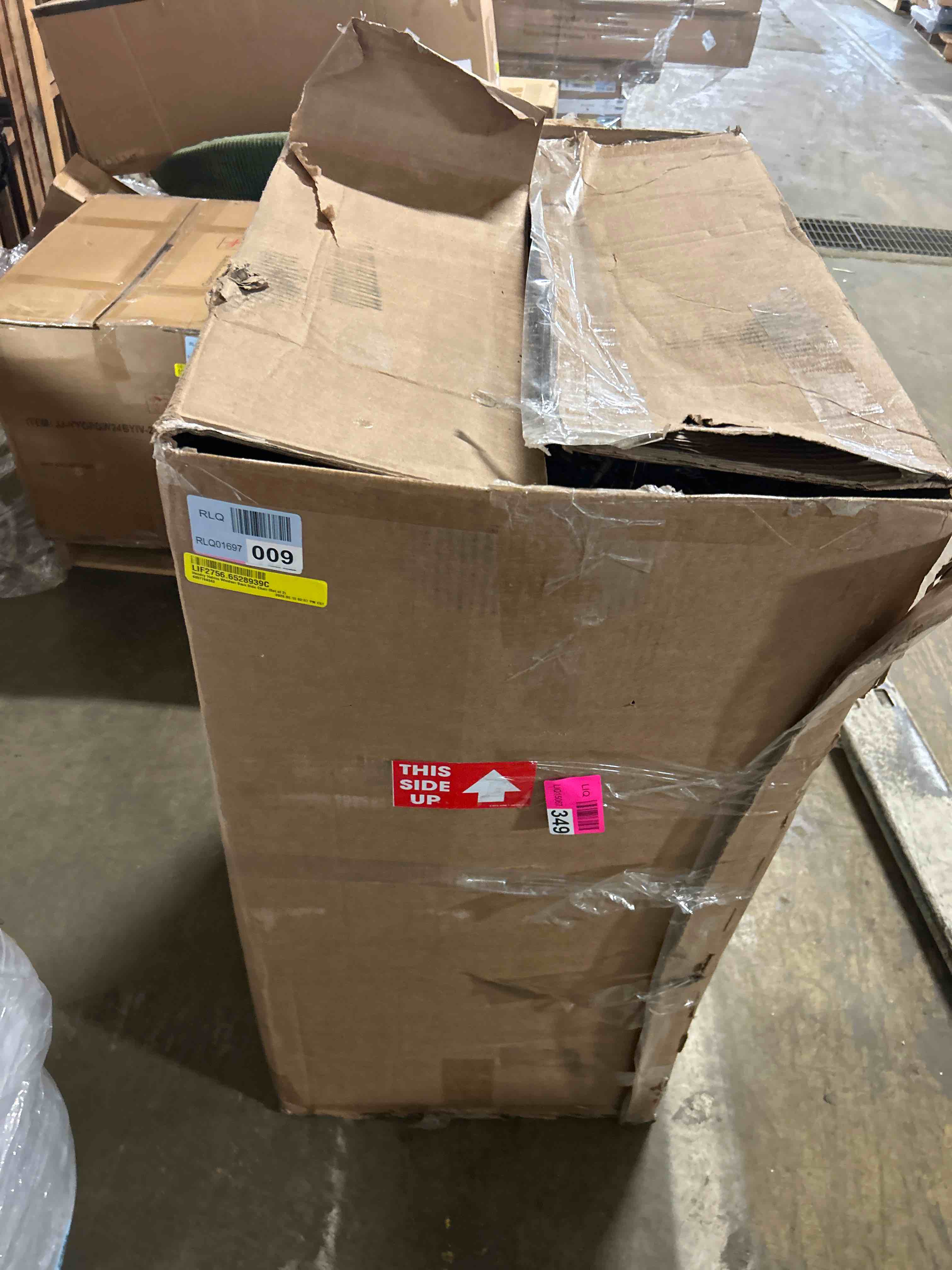 Condition photo showing New/Like New for Hendry Hahira Windsor Back Side Chair (Set of 2)