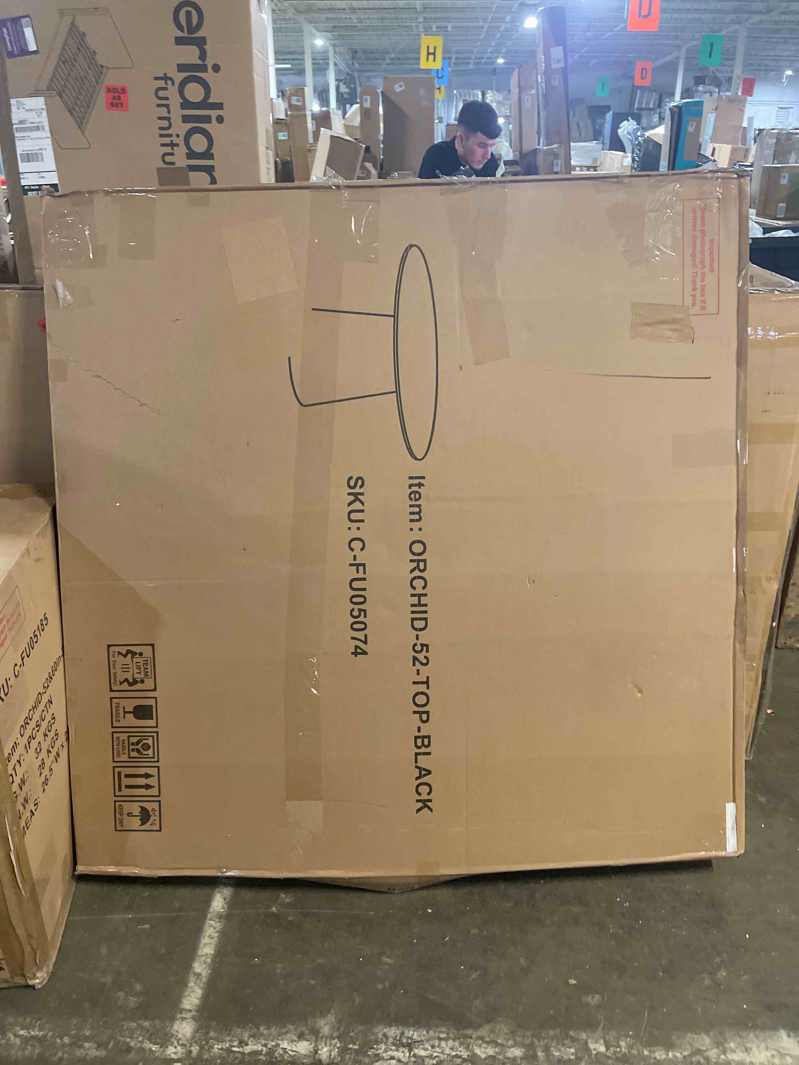 Condition photo showing New/Like New for Adelyn 52" Solid Oak Round Pedestal Dining Table