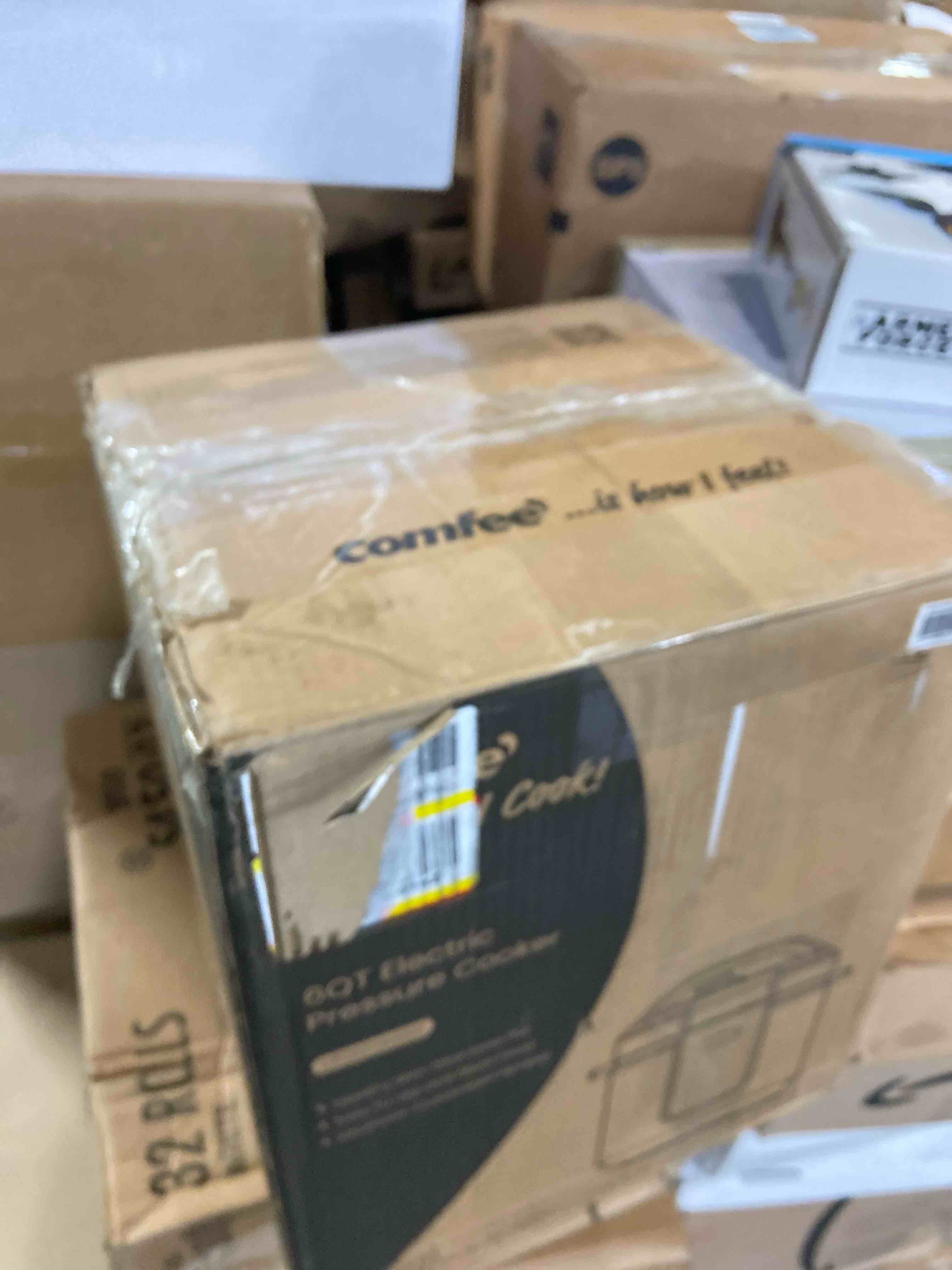 Condition photo showing Good Condition for COMFEE' 9-in-1 Electric Pressure Cooker, 14 Presets Instant Multi Cooker Olla de Presion Non-Stick Pot Yogurt Maker Rice Cooker Slow Cooker Sauté Steamer 6 Quarts Black Black 6 Quarts