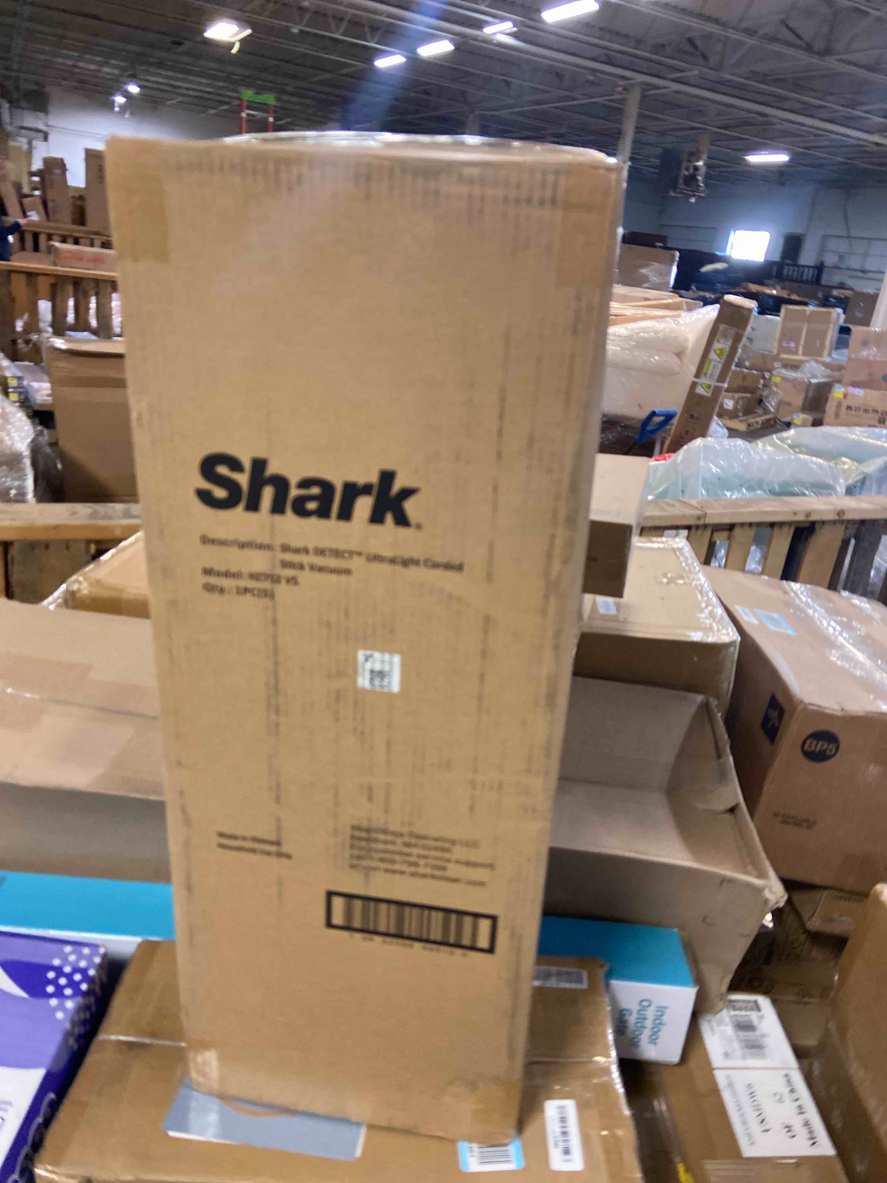 Condition photo showing Good Condition for Shark Detect Ultralight Corded Stick Vacuum HZ752 8" Cleaning Path Green