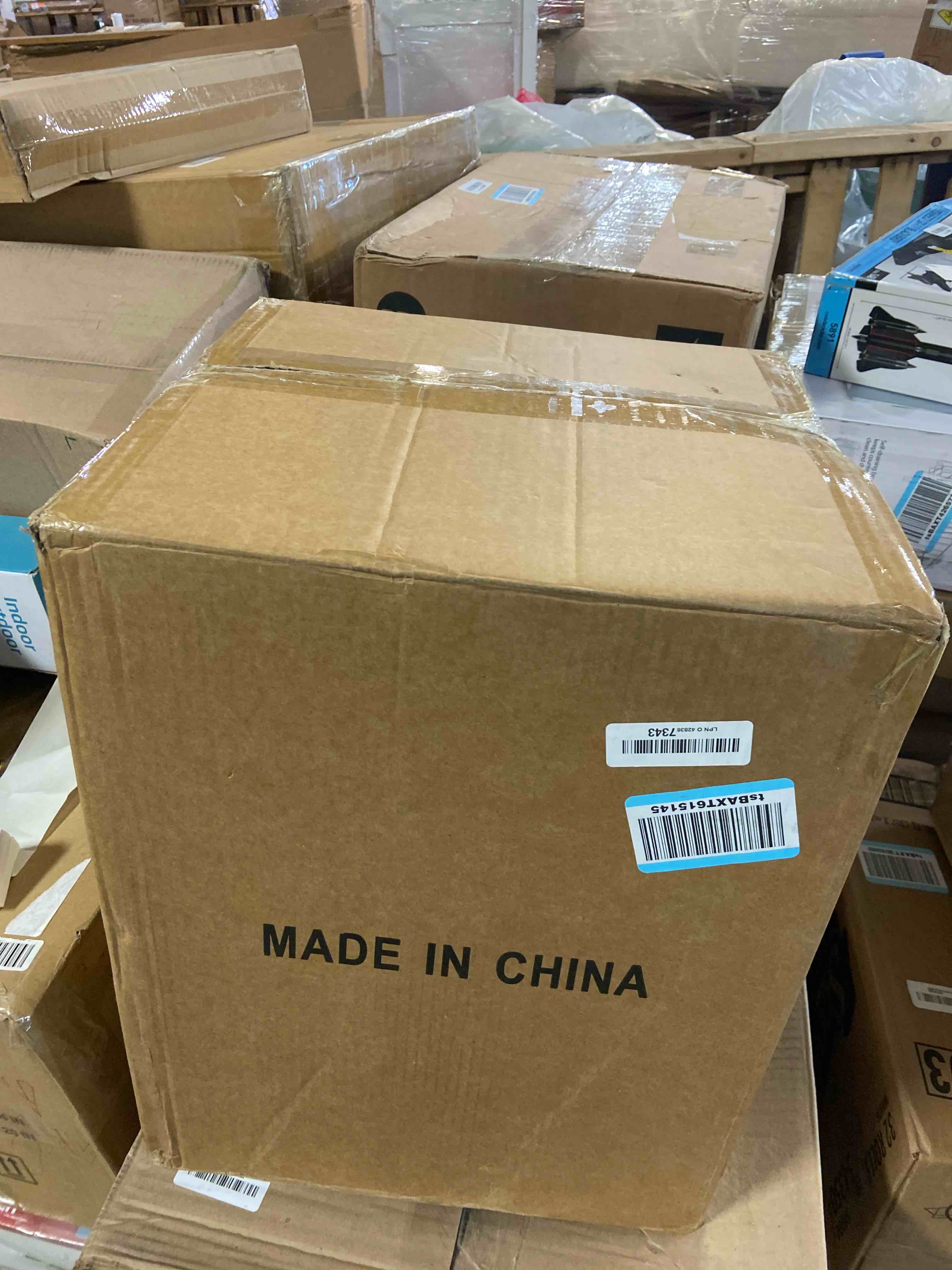 Condition photo showing New/Like New for 16" Extra Large Farmhouse Pendant Light – Hand-Blown Hammered Glass Shade, Gold Finish, Adjustable Chain Ceiling Light for Kitchen Island, Dining Room, Hallway Gold Chain