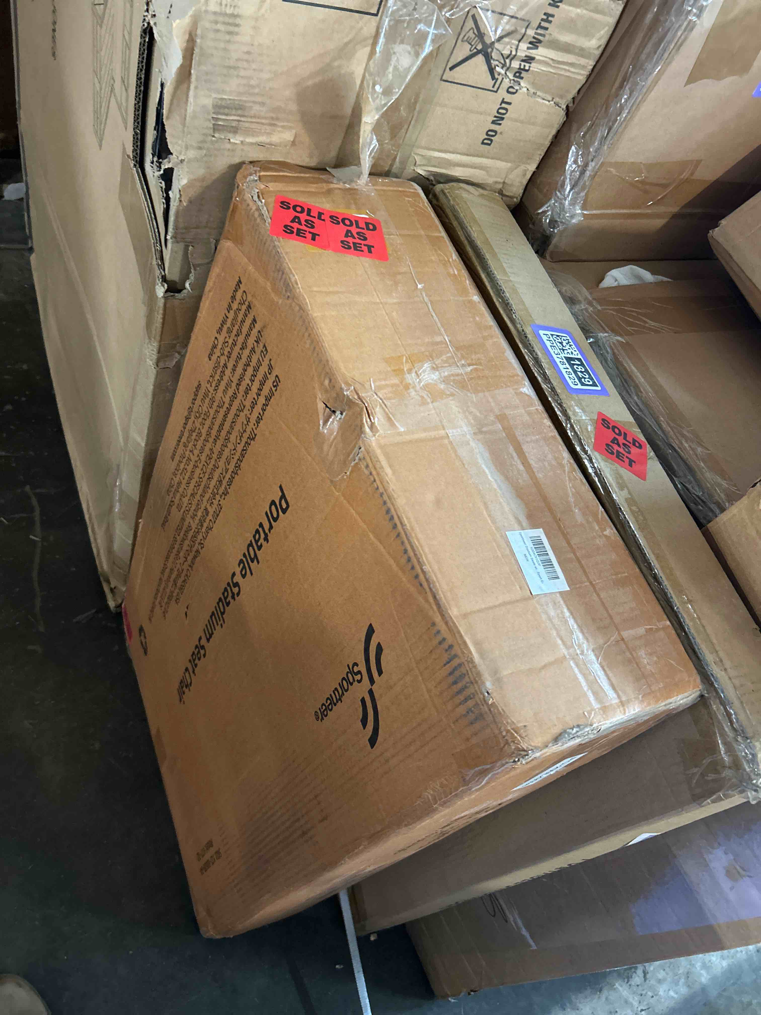 Condition photo showing New/Like New for SPORT BEATS Stadium Seats with Back Support Bleacher Chairs with Back and Cushion Thick Padded Bleacher Seats Includes Shoulder Strap