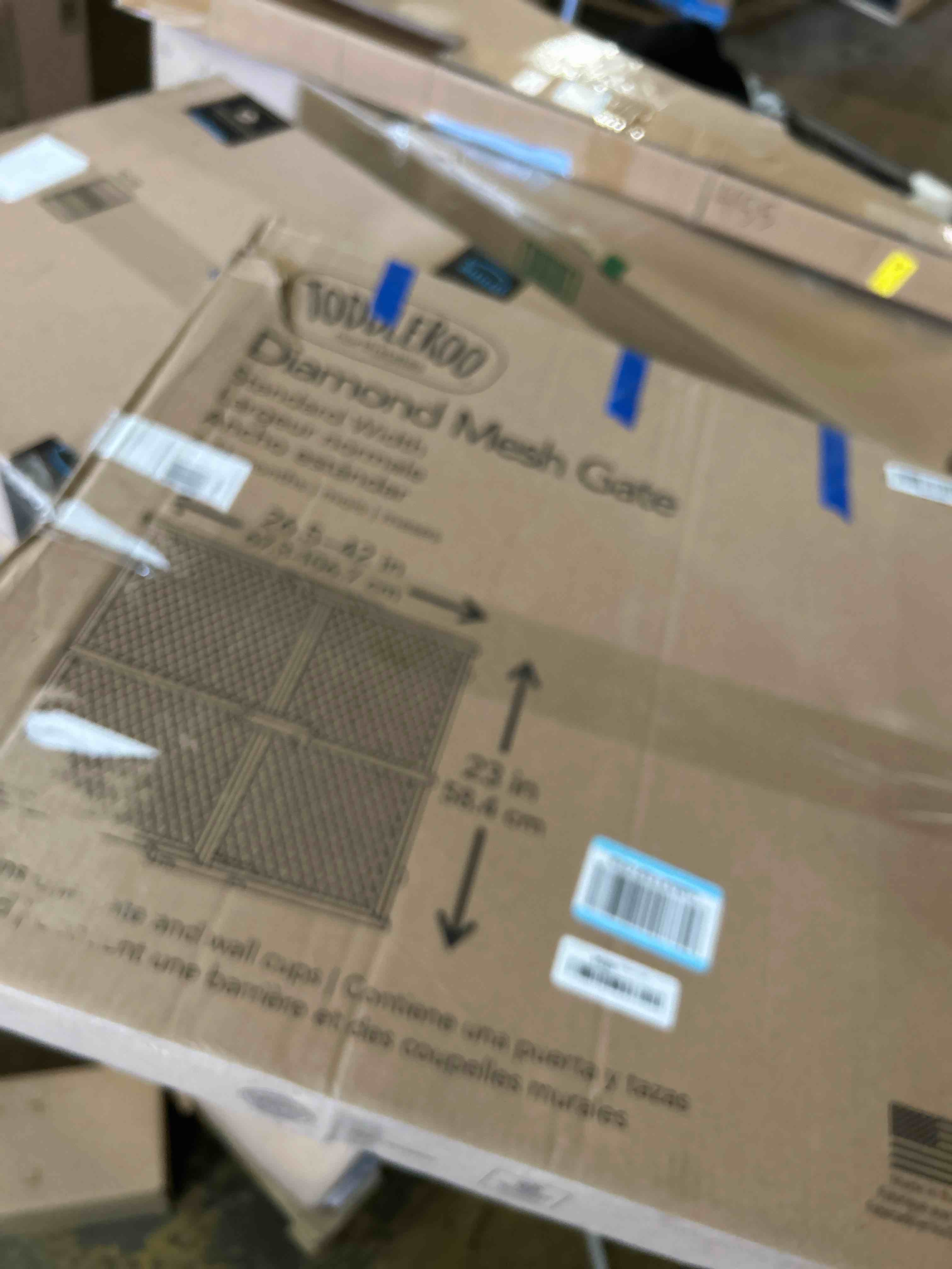 Condition photo showing New/Like New for Toddleroo by North States - Diamond Mesh Wooden Baby Gate: Pressure Mounted Baby Gate for Doorways - Adjustable 26.5 to 42 Inches Wide - 23 Inches Tall