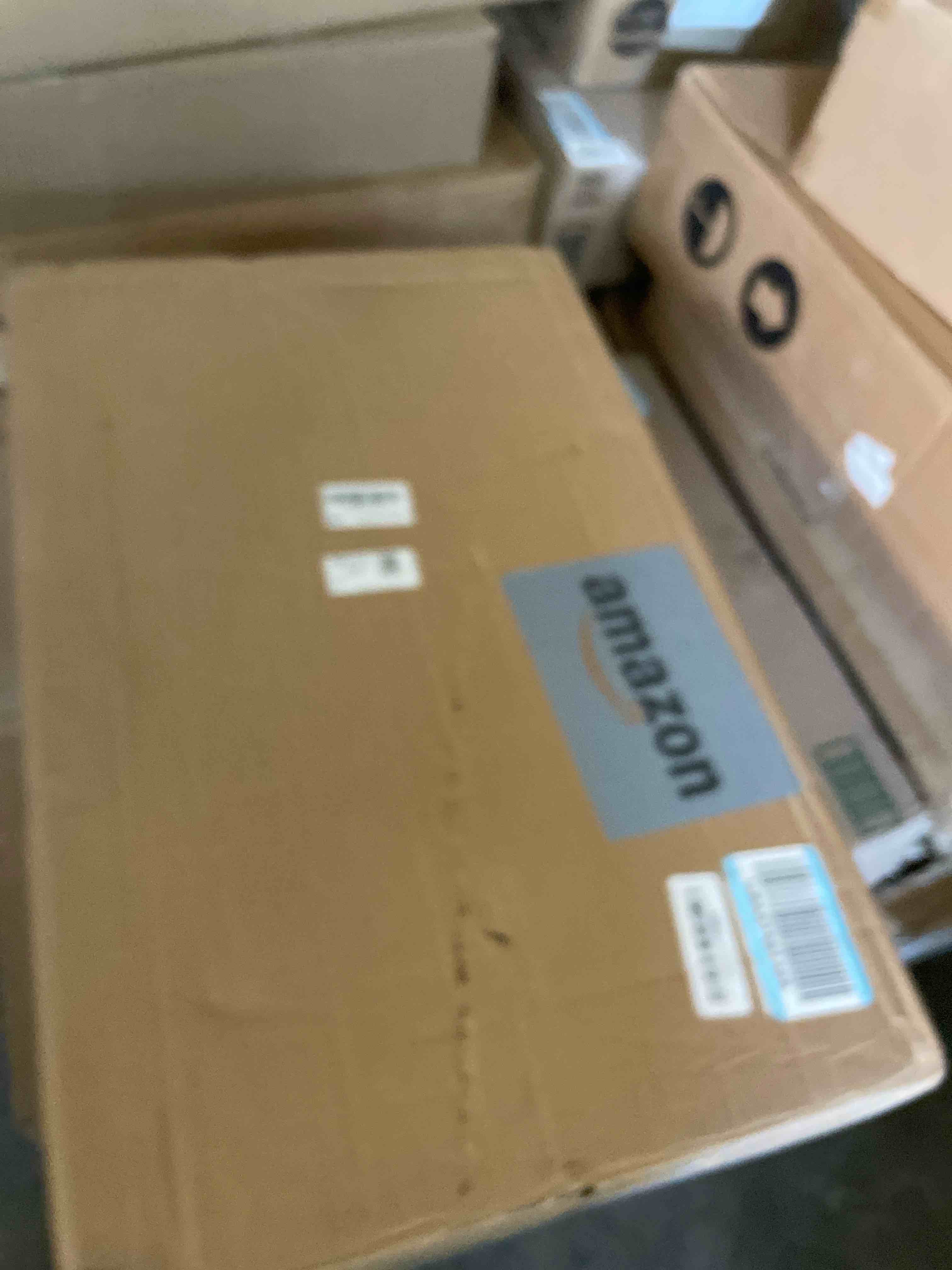 Condition photo showing New/Like New for Porch Goose Statue Cygnus Large White Porch Goose Big Resin Garden Lawn Yard 20 inches High Figurine Duck Decorative Figurine for Patio, Entryway Accent Indoor Outdoor Garden Gift