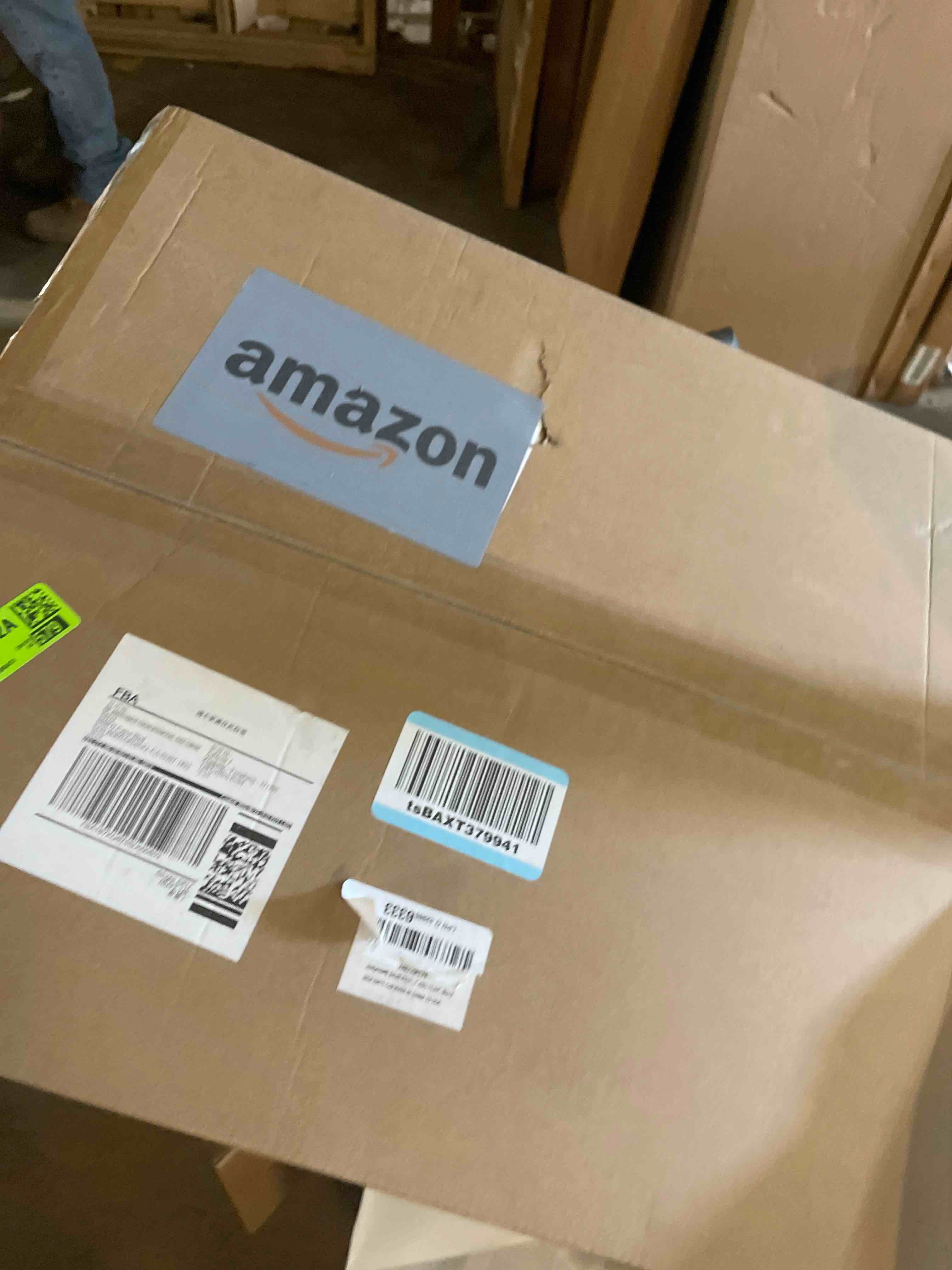 Condition photo showing New/Like New for HollyHOME Round Metal Side Table, Rust-Resistant Patio Small Plant Stand, Outdoor 17.32'' Portable End Table for Balconies, Gardens, Living Rooms and Bedrooms, Black