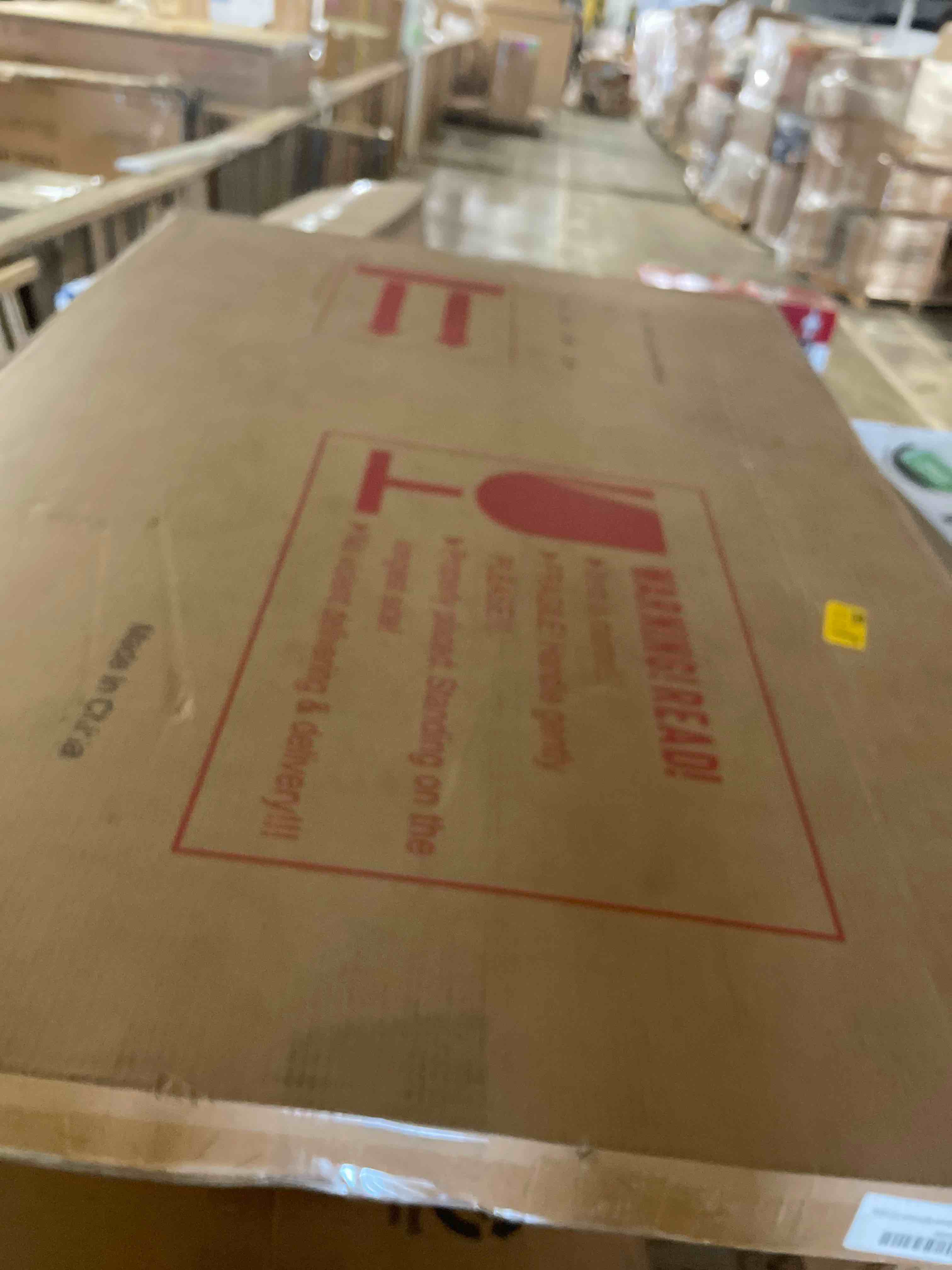 Condition photo showing New/Like New for BEAUTYPEAK Wall Mirror 26" x 38" Rectangular Bathroom Mirror with Metal Frame, Hanging Mirrors for Living Room Bedroom Bathroom Entryway, Hangs Horizontal or Vertical, Black 26x38 Black