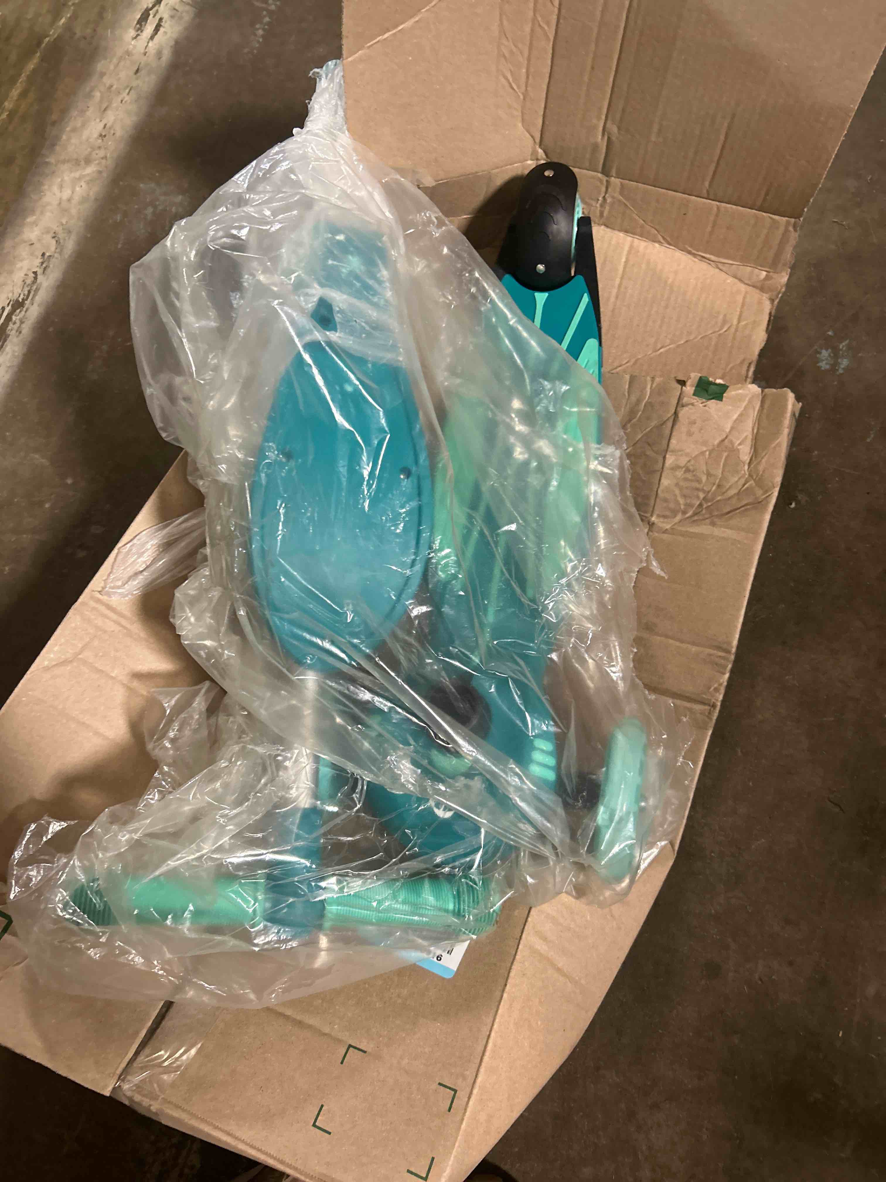 Condition photo showing Good Condition for Hurtle 3-Wheeled Scooter for Kids - Wheel LED Lights, Adjustable Lean-to-Steer Handlebar, and Foldable Seat - Sit or Stand Ride with Brake for Boys and Girls Ages 1-14 Years Old Teal
